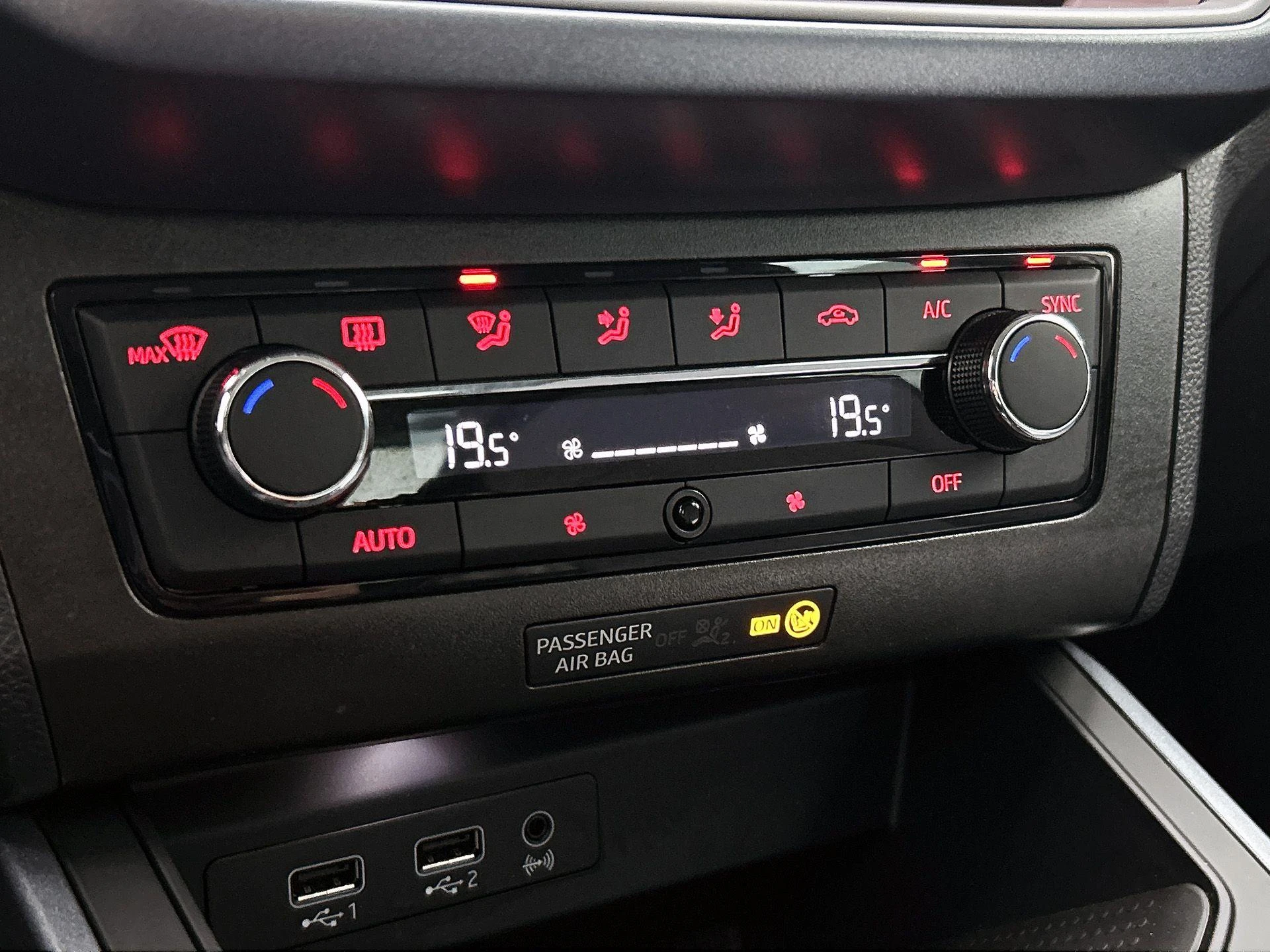 SEAT-Arona-image-23