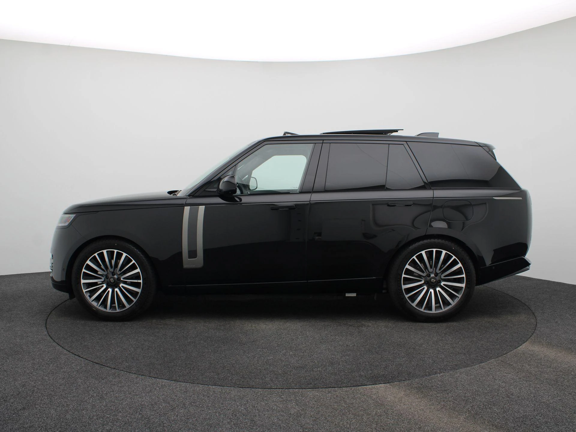 Land Rover-Range Rover-image-3