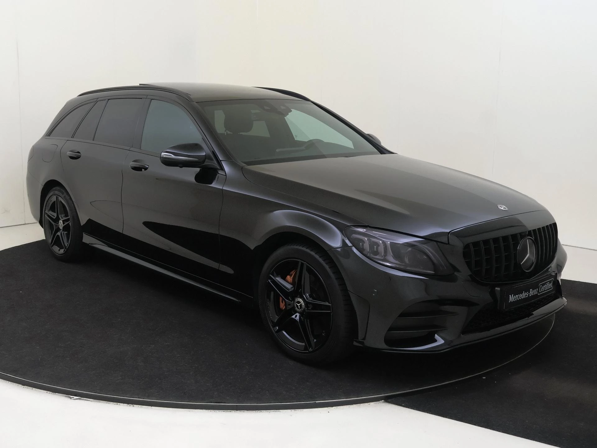 Mercedes-Benz-C-Klasse-image-1