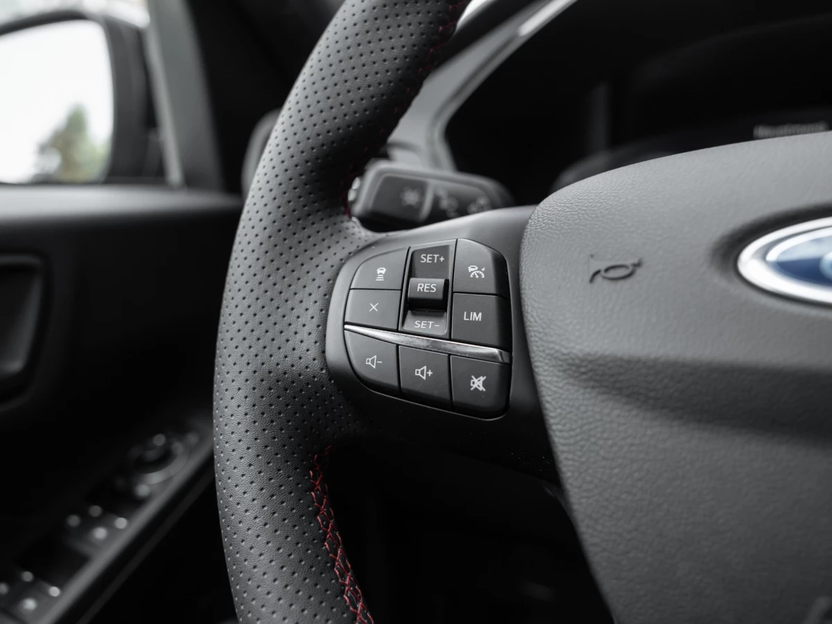 Ford Kuga ST-Line X*PANO*AHK*KAM*ACC*NAVI*SOUND-SYS. LED Pano SHZ 4xSHZ