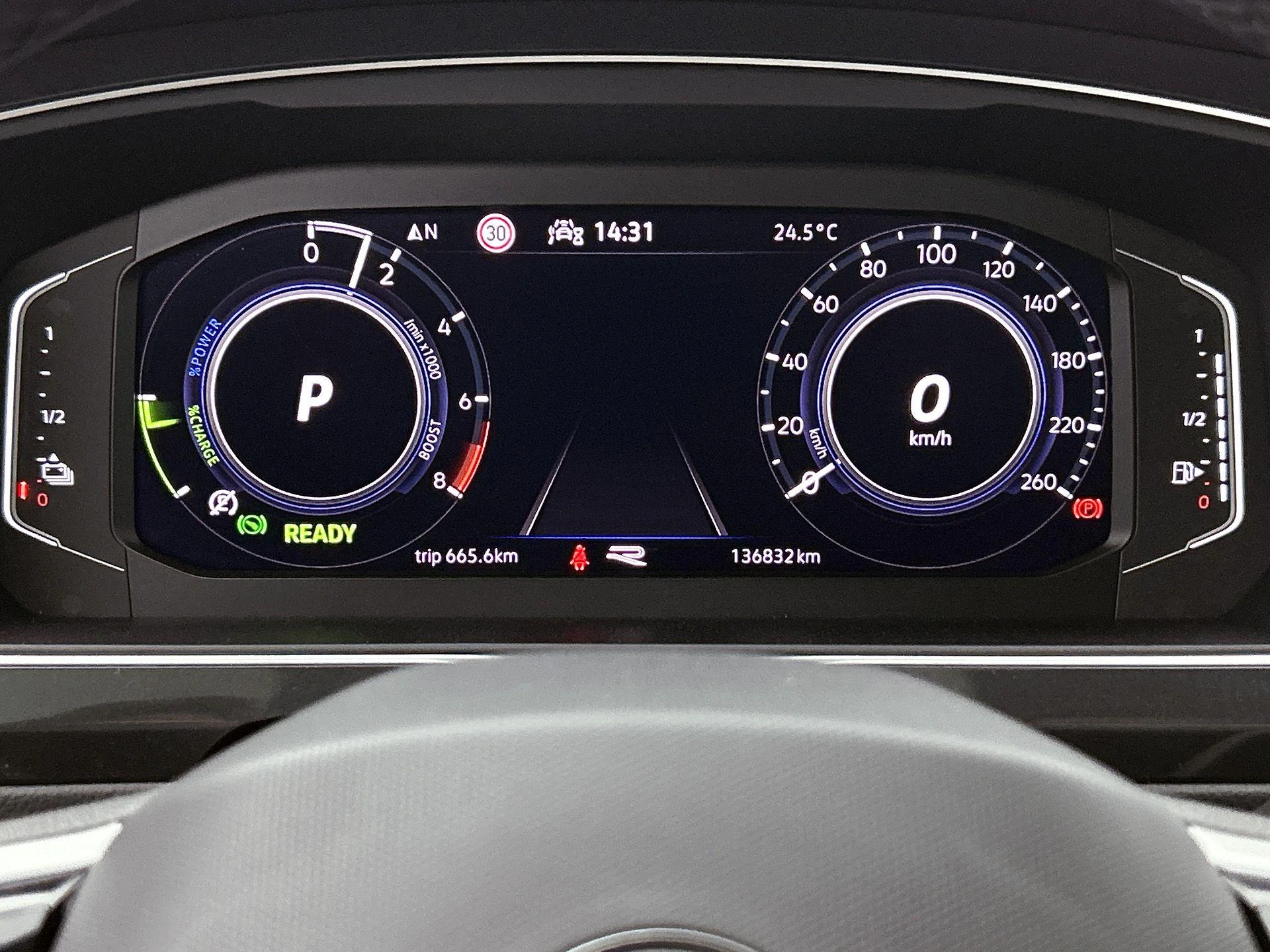 Volkswagen-Tiguan-image-21