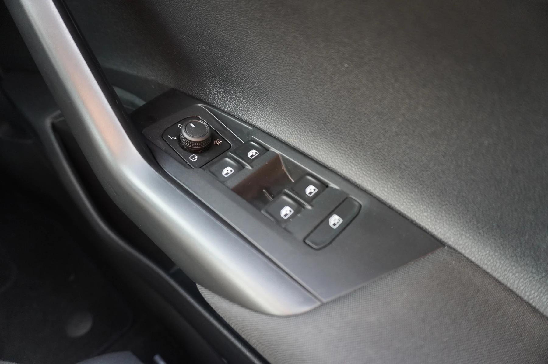 Volkswagen-Polo-image-20