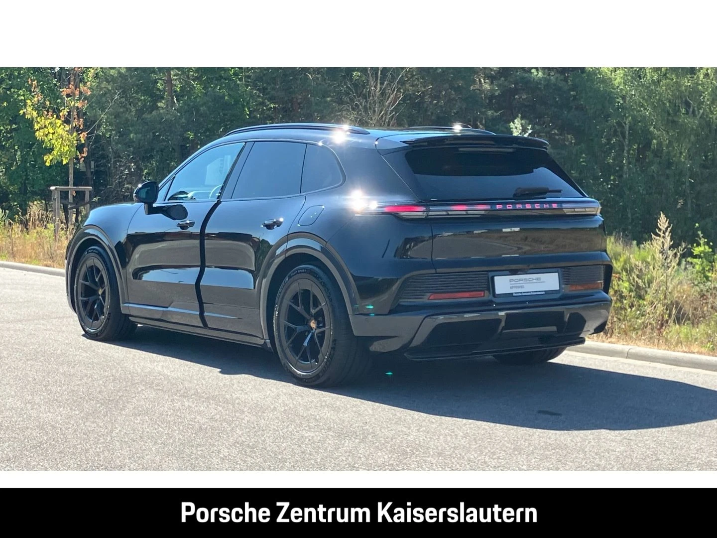 Porsche-Cayenne-image-2