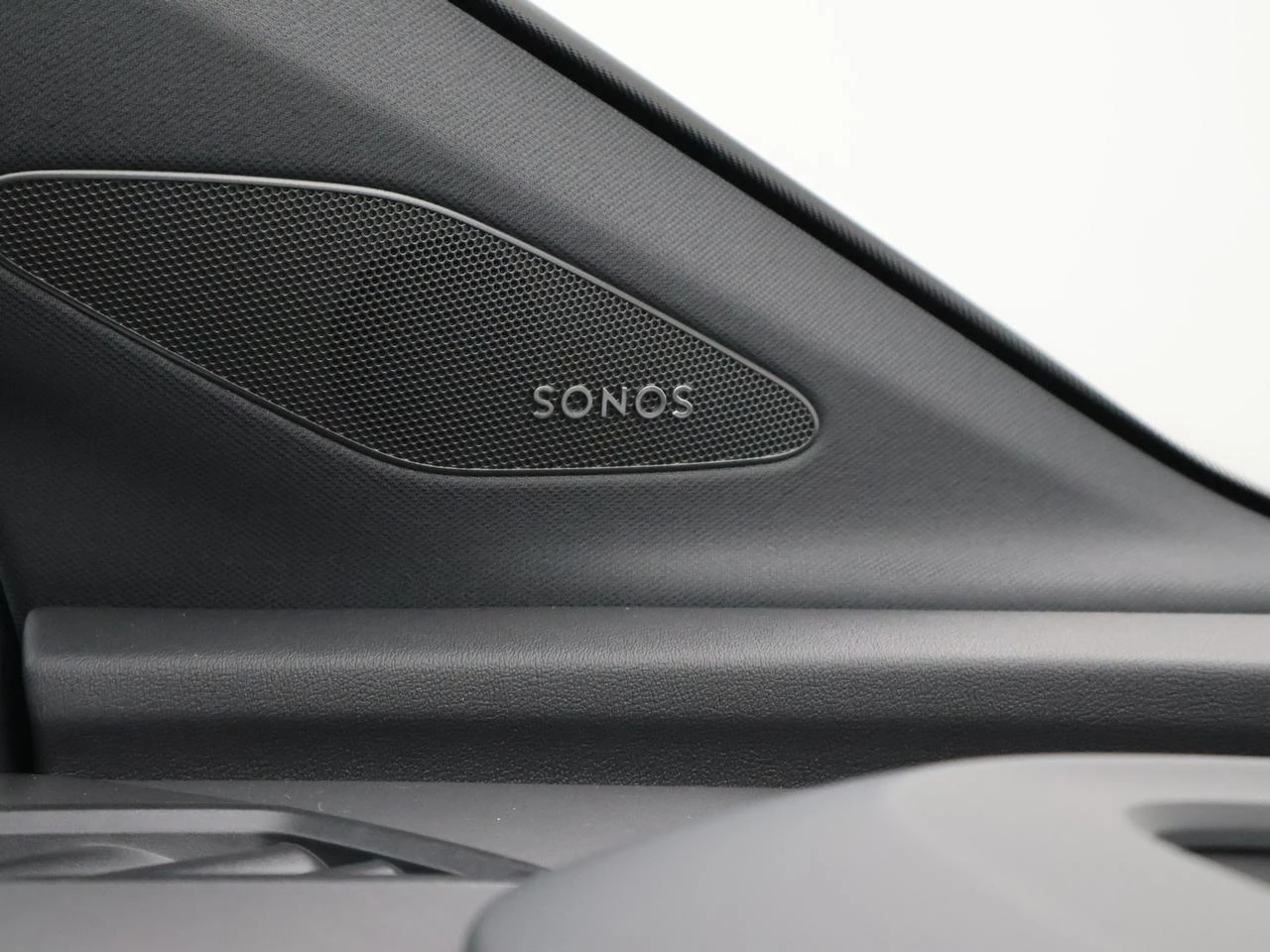 Audi-Q4 e-tron-image-8