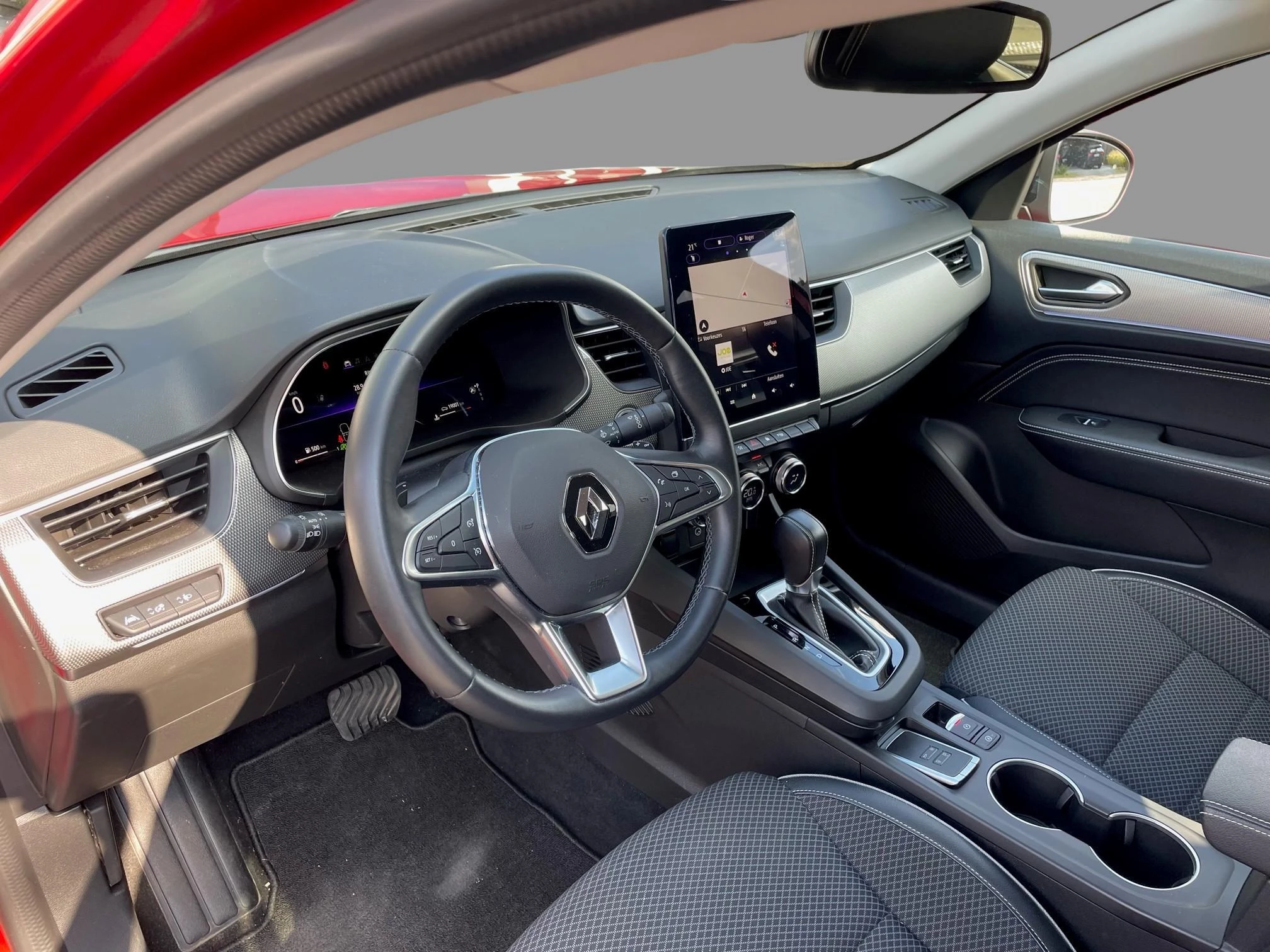 Renault-Arkana-image-8