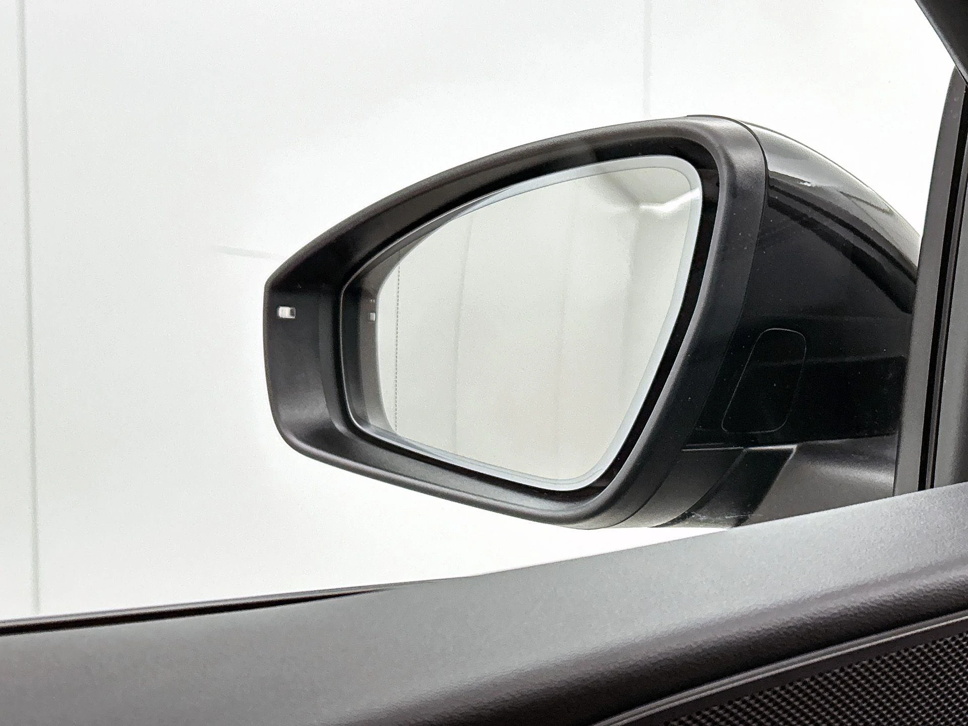 Audi-Q6 e-tron-image-20