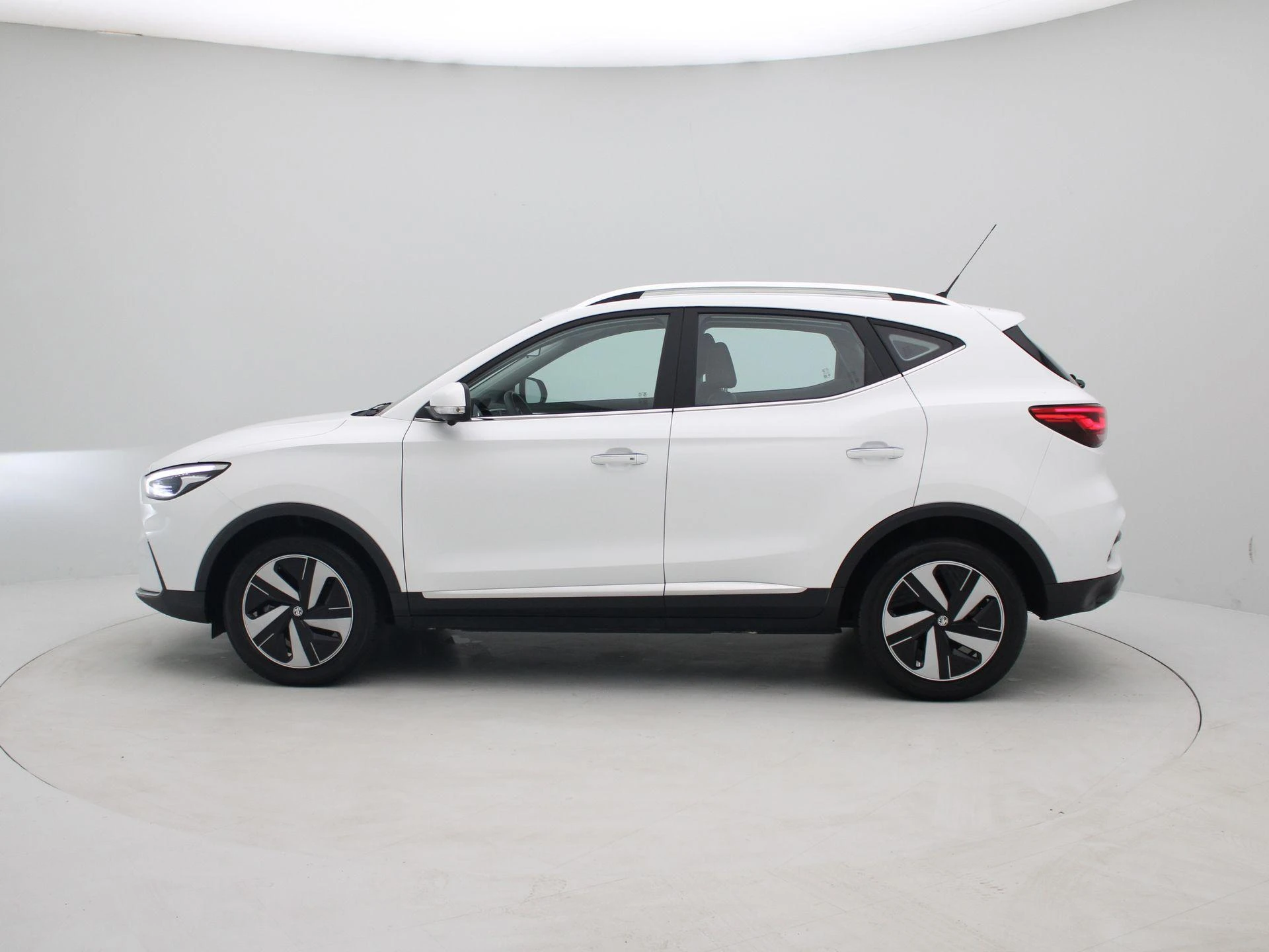 MG-ZS EV-image-3