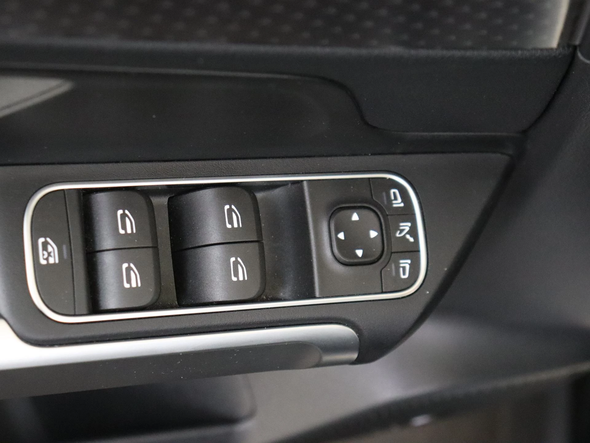 Mercedes-Benz EQB 250+ Luxury Line 71 kWh