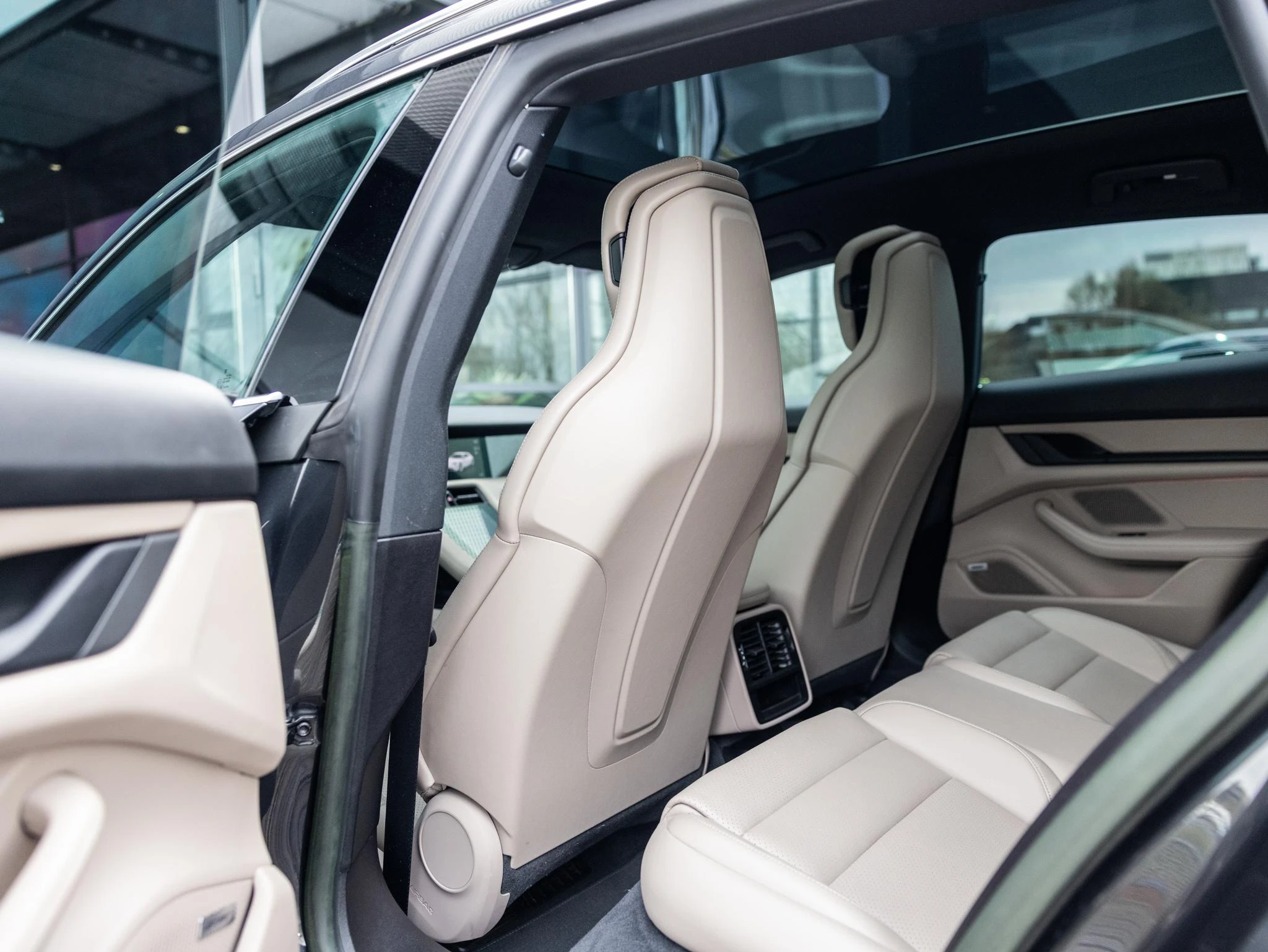 Porsche-Taycan-image-13