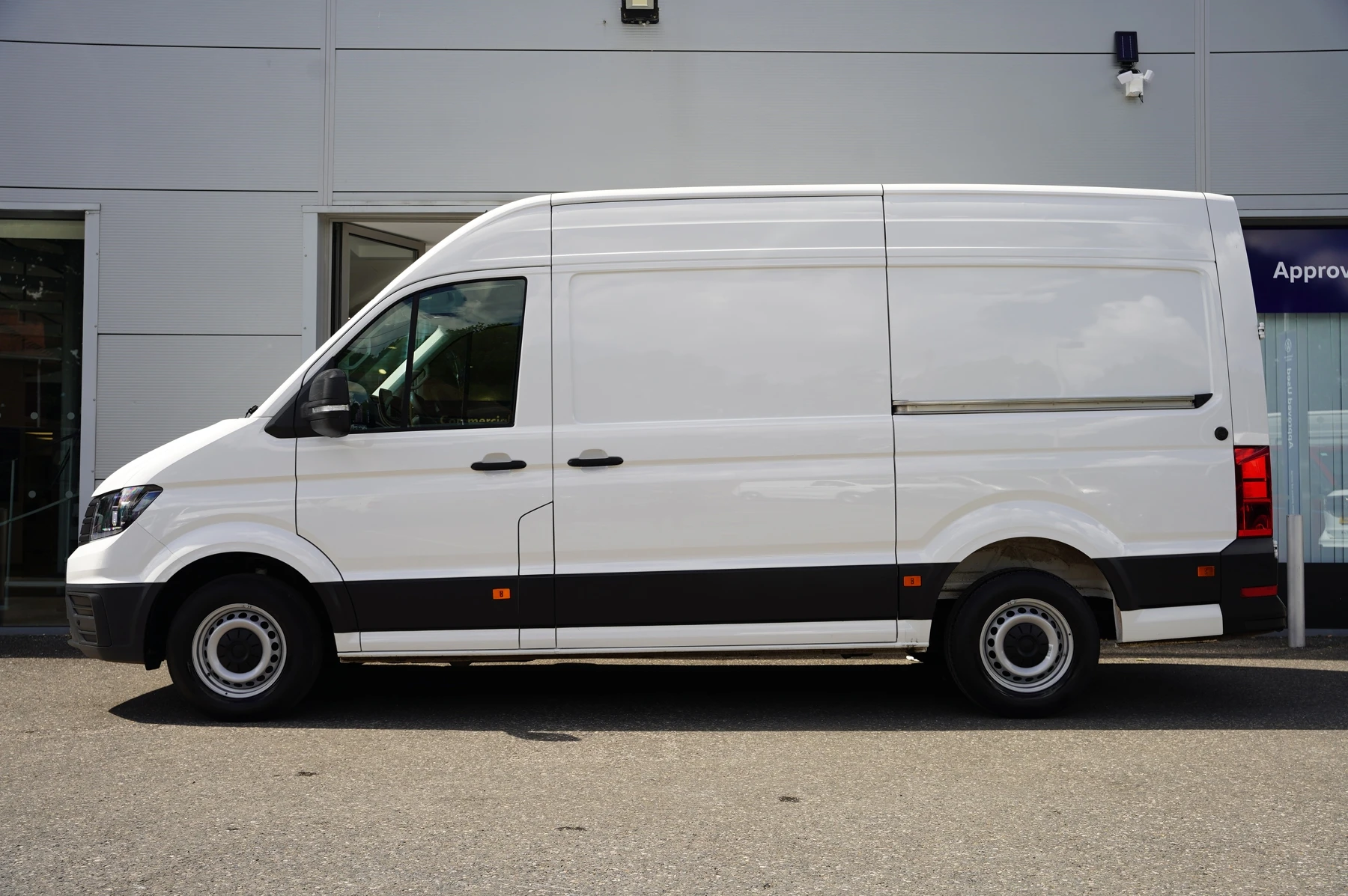 Volkswagen-Crafter-image-13