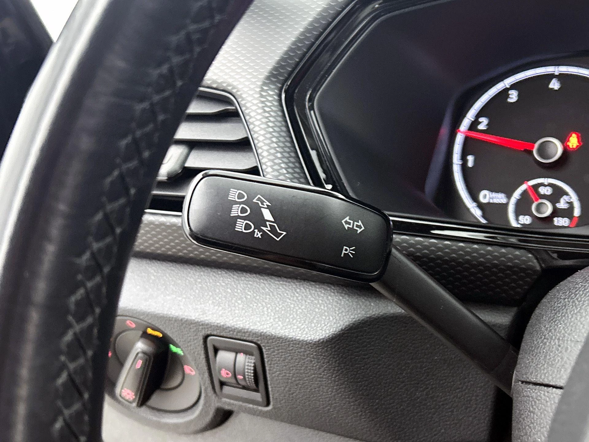 Volkswagen-T-Cross-image-8