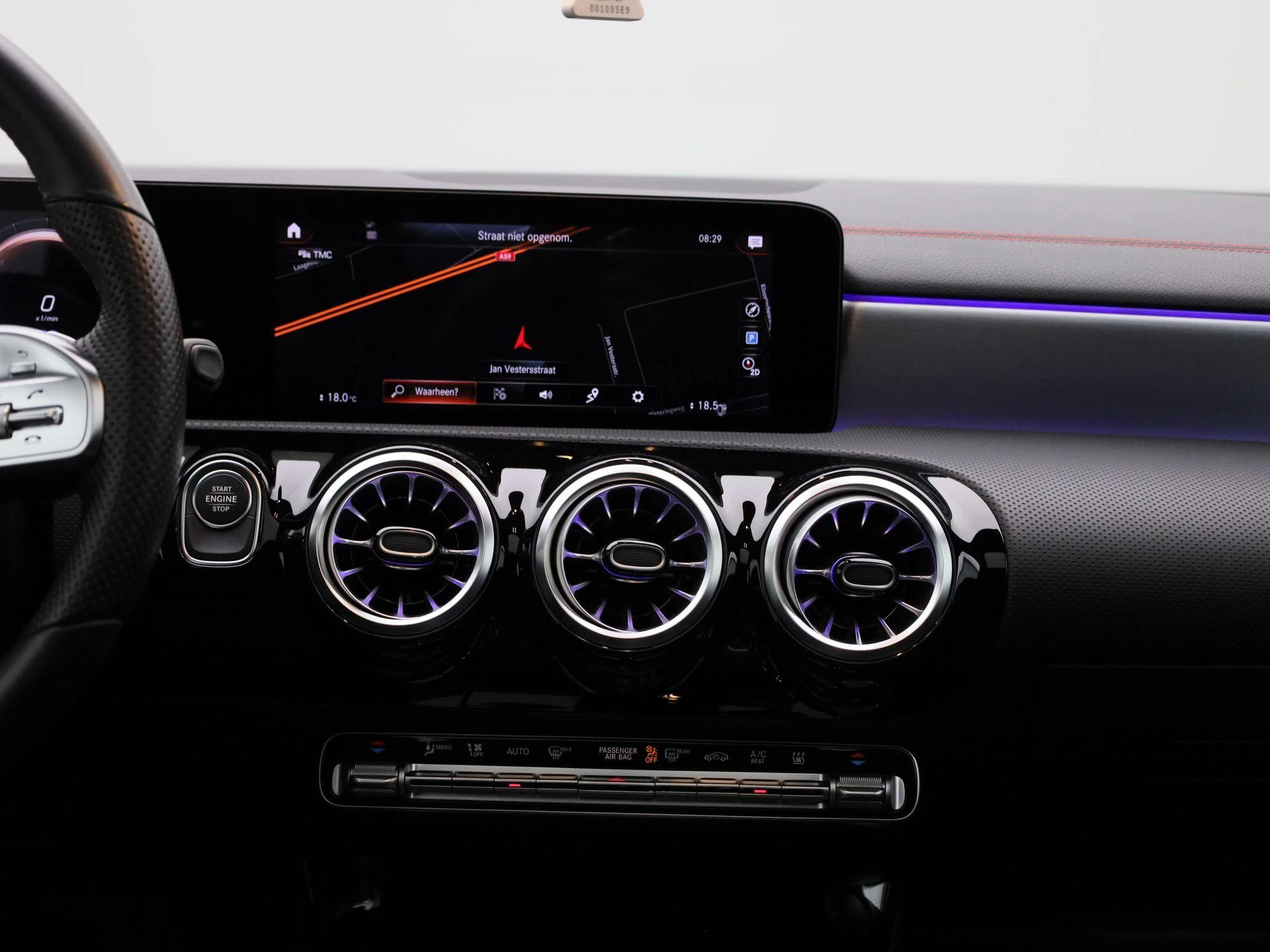 Mercedes-Benz-CLA-image-8