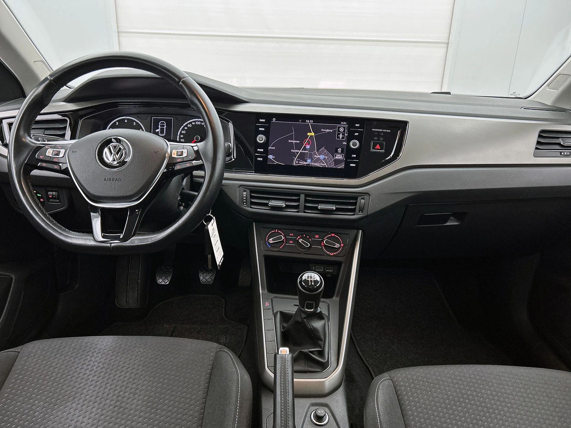 Volkswagen-Polo-image-20