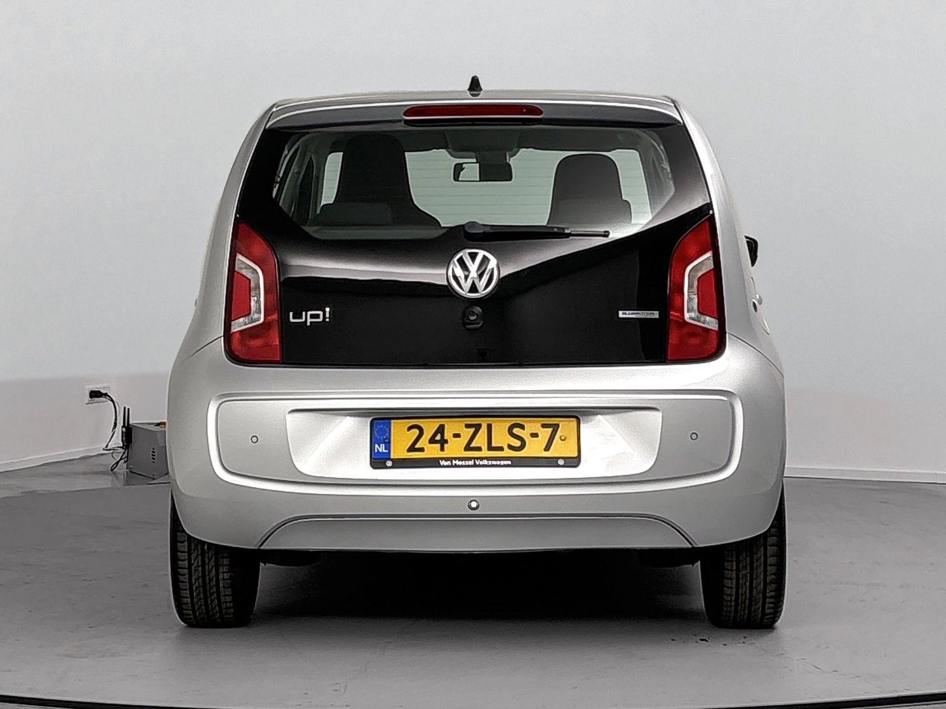Volkswagen-up!-image-2