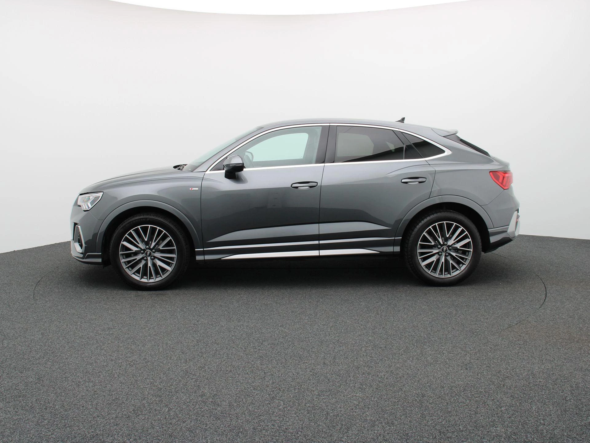 Audi-Q3-image-4