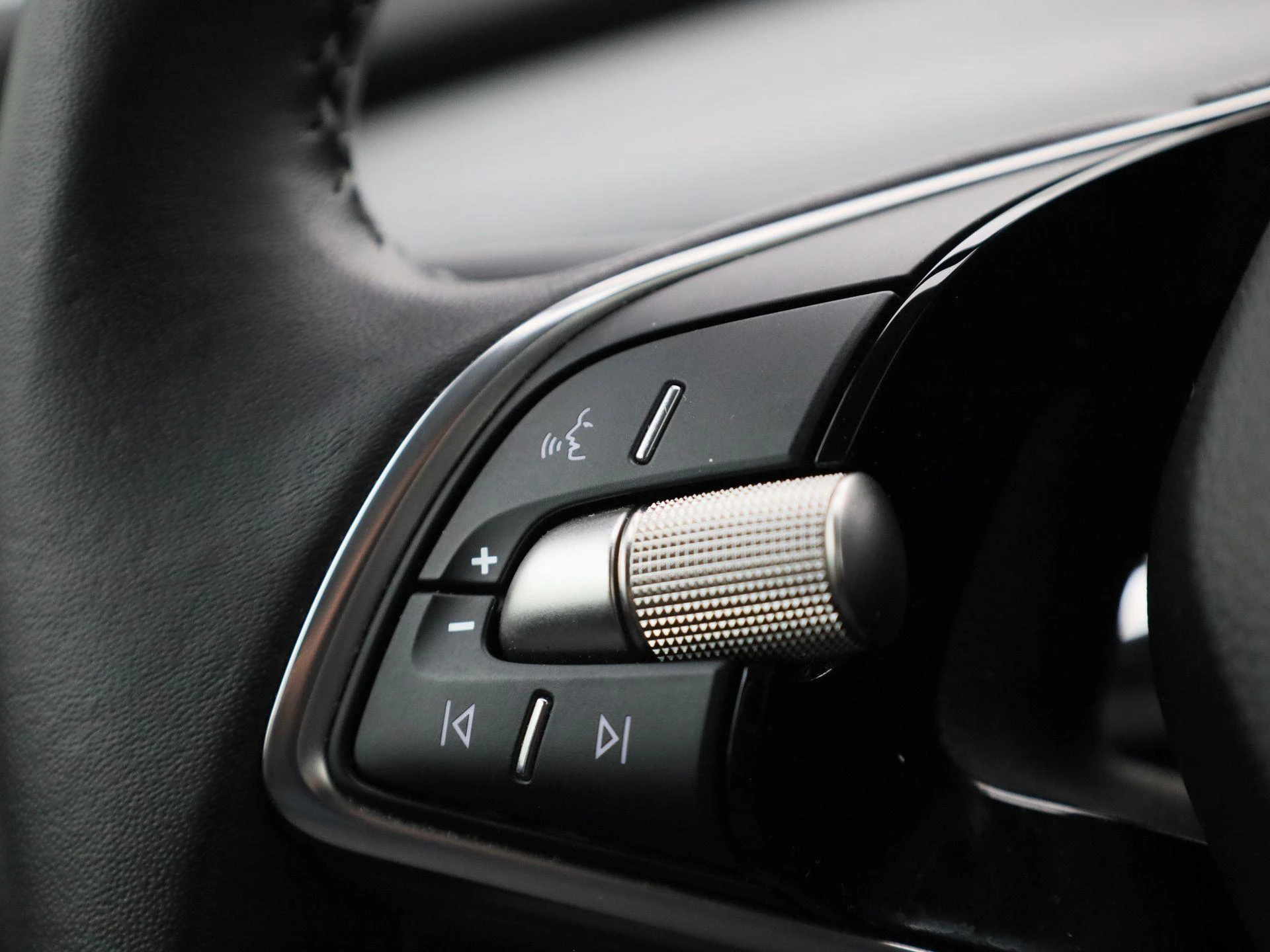 Škoda-Enyaq iV-image-16