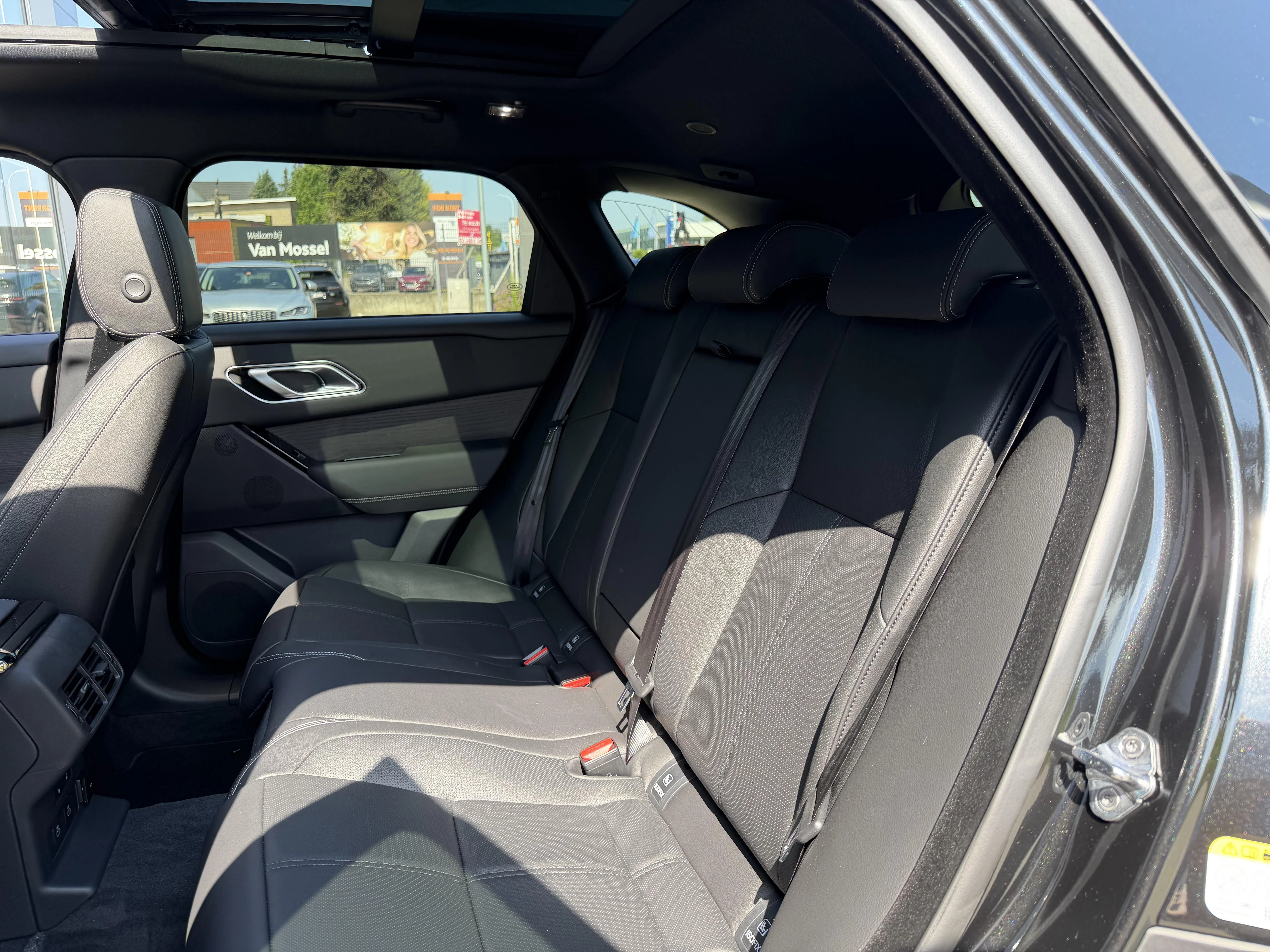 Land Rover Range Rover Velar P400e Belgravia AWD Auto. 26.75MY