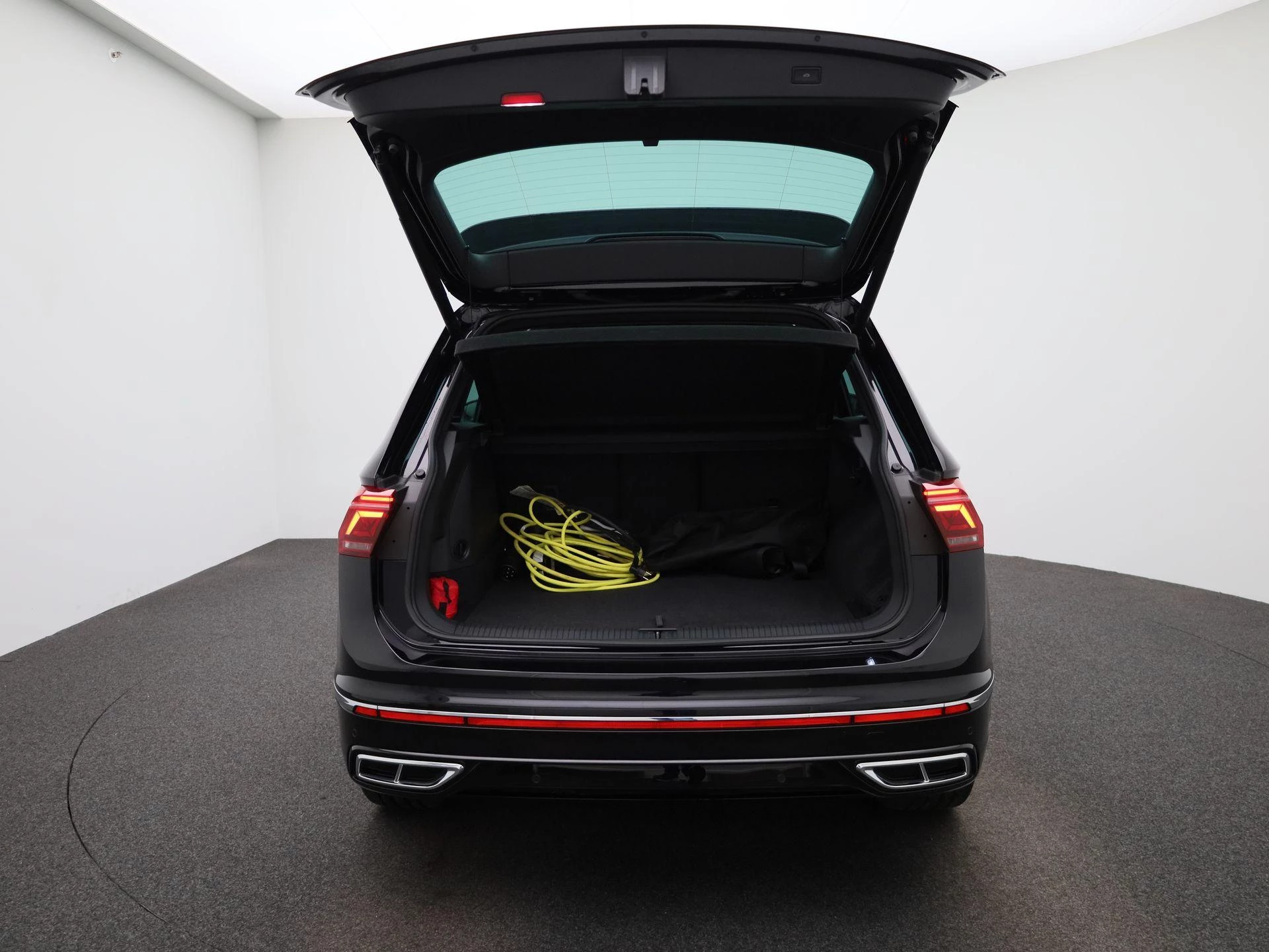 Volkswagen-Tiguan-image-10
