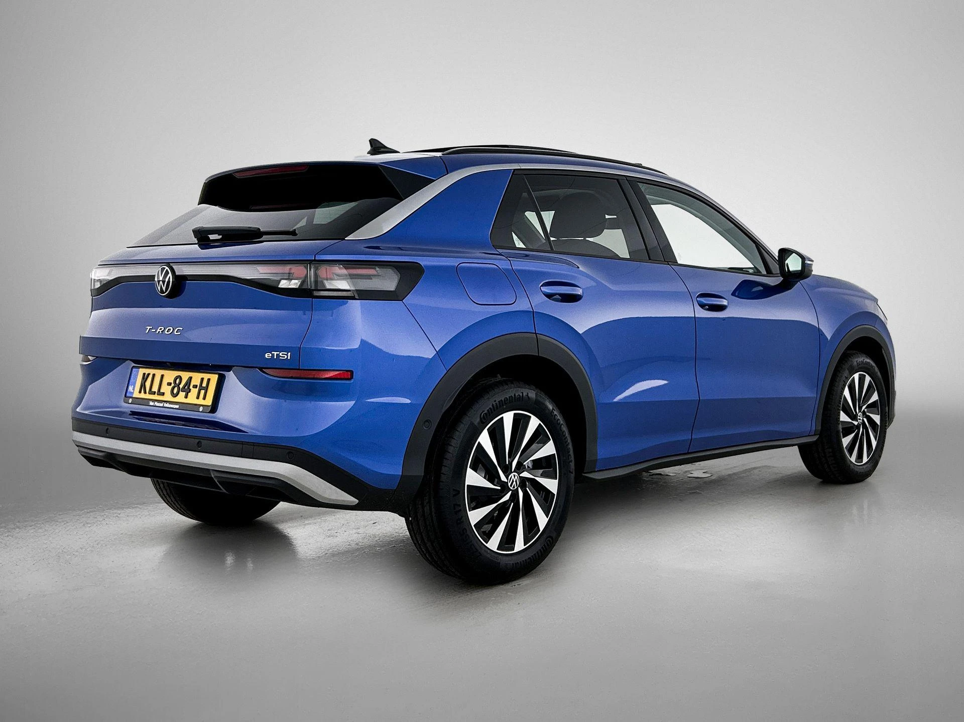 Volkswagen-T-Roc-image-3