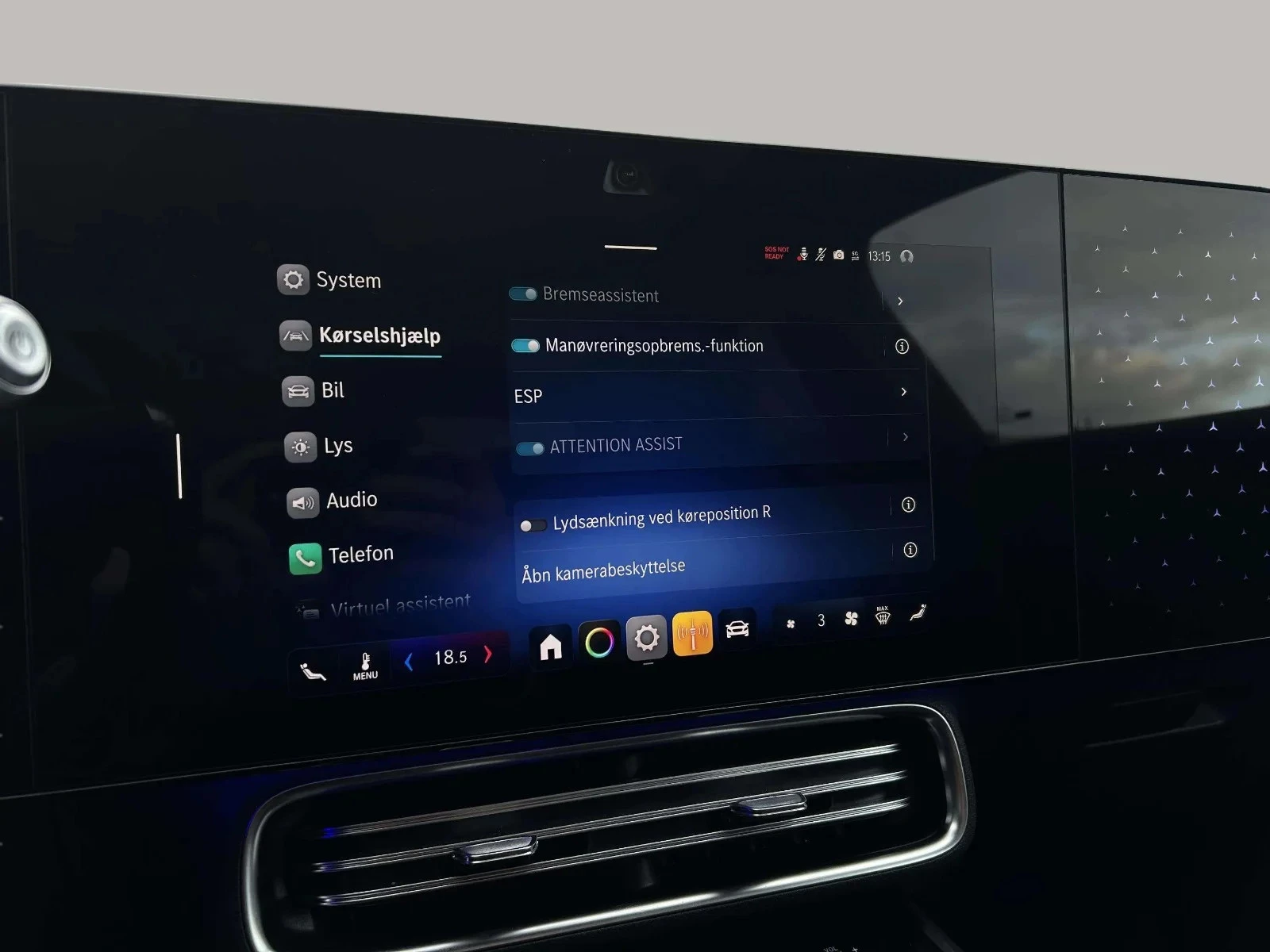 Mercedes-Benz-CLA-image-19