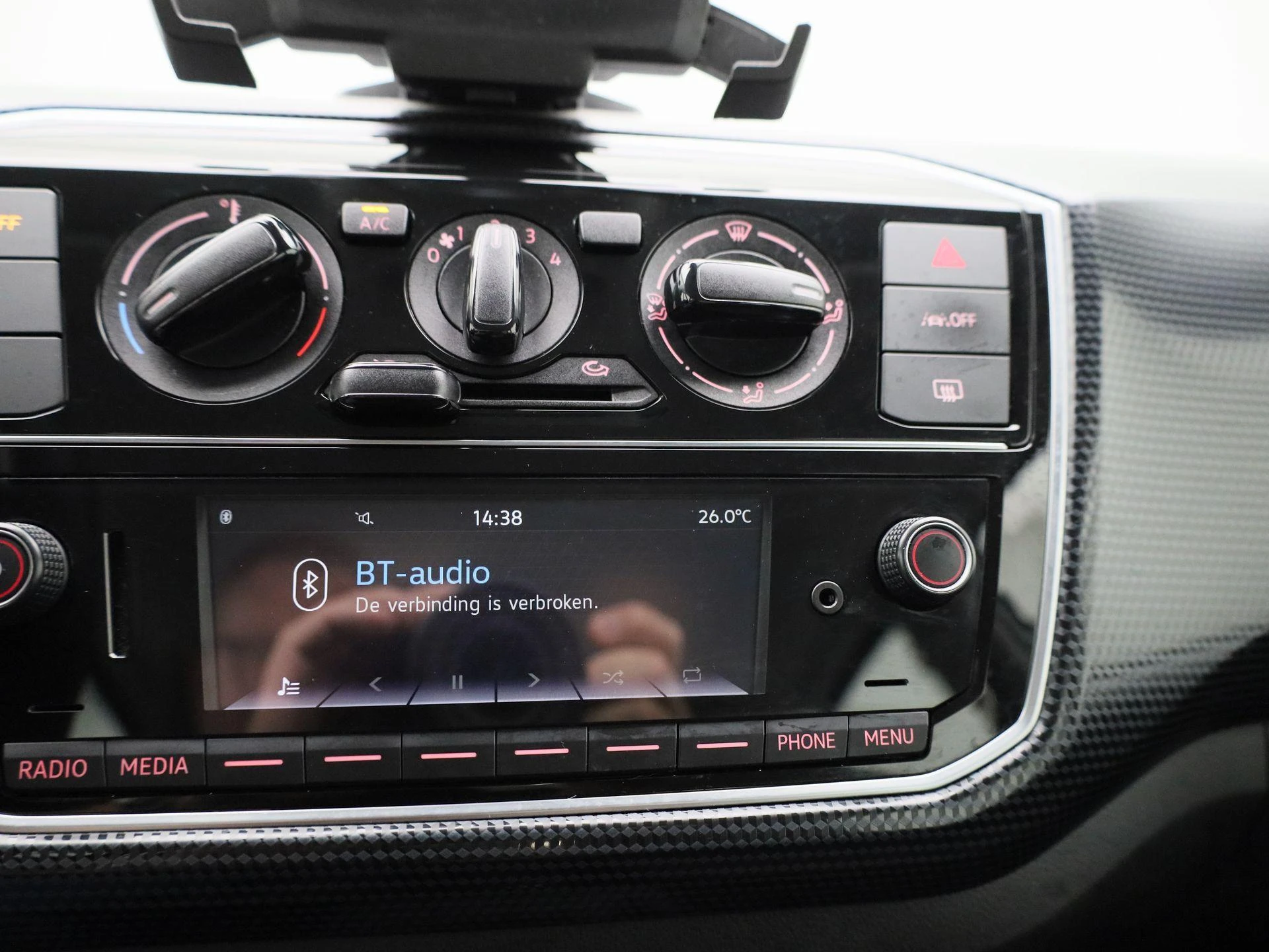 Volkswagen-up!-image-15