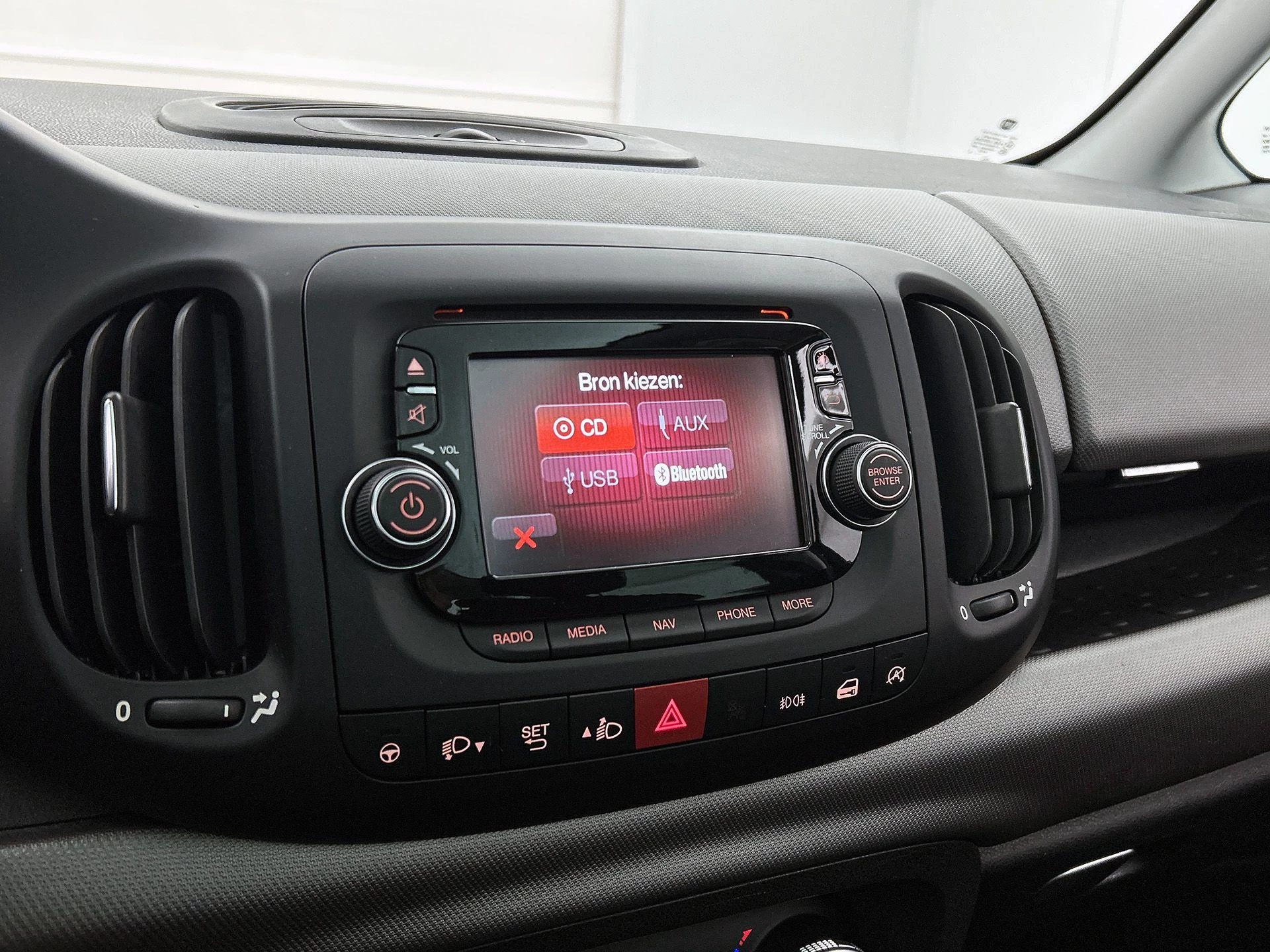 Fiat-500L-image-13