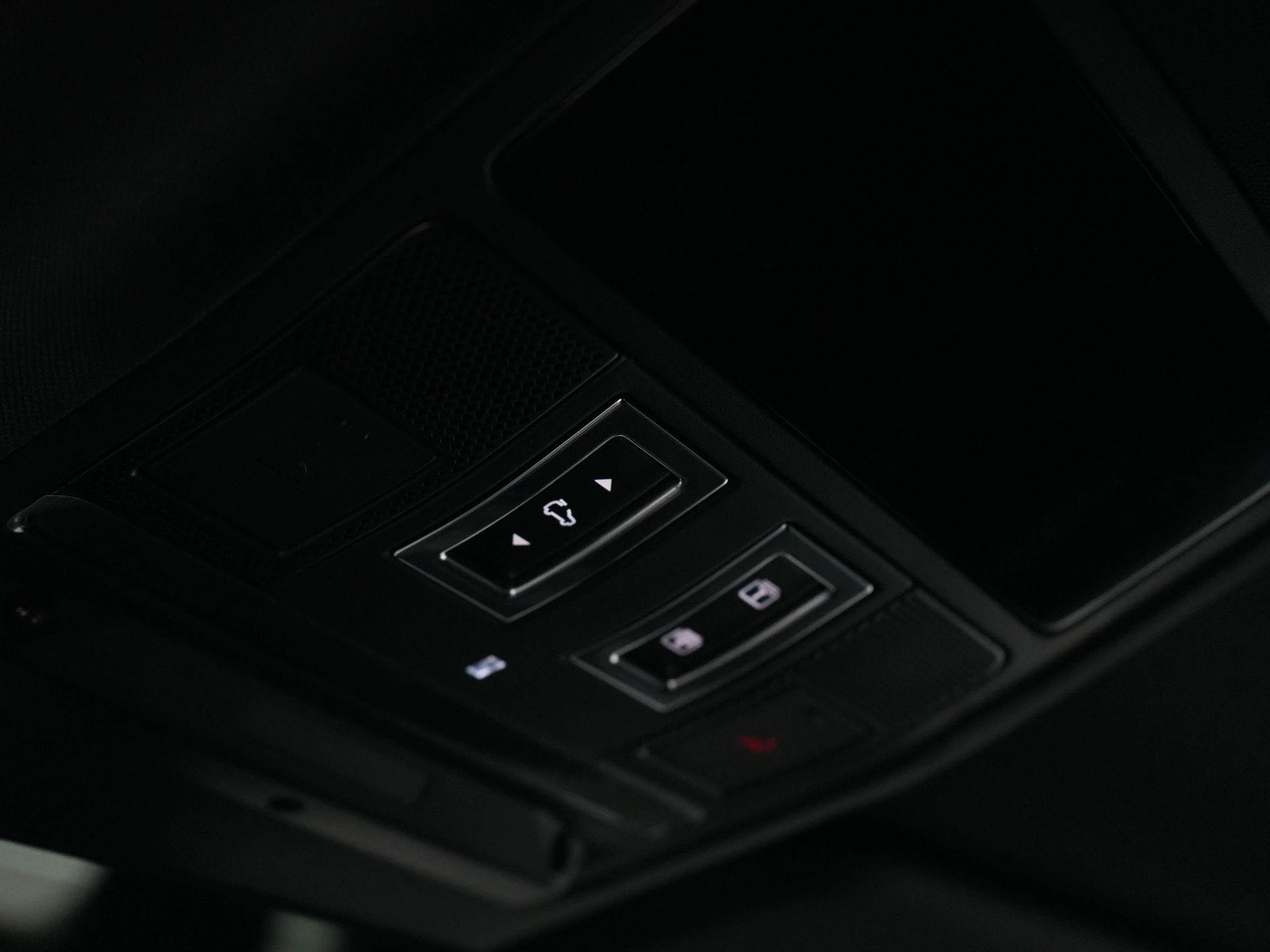 Land Rover-Defender-image-29