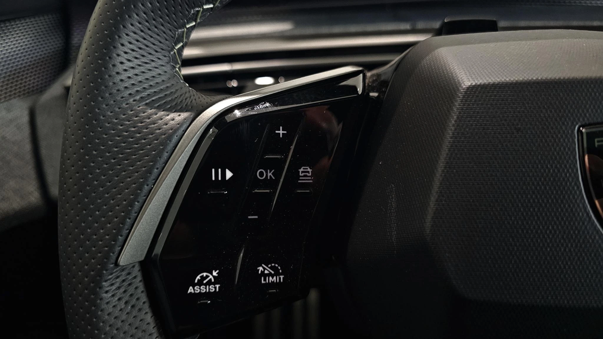 Peugeot-e-5008-image-16