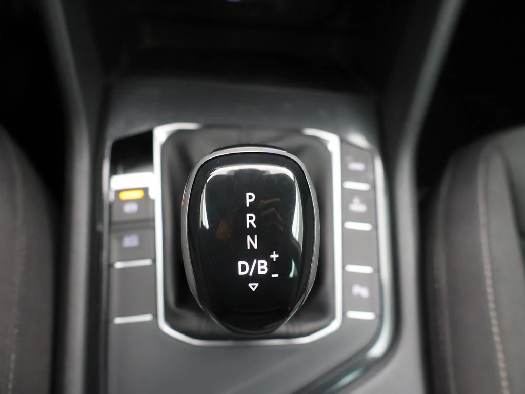 Volkswagen Tiguan eHybrid Tiguan eHybrid PHEV 1.4Elegance DSG 245PK *AUTOMAAT*NAVI*DIGITAL DASHBOARD*ALCANTARA*ZETELVERWARMING*APP CONNECT*...