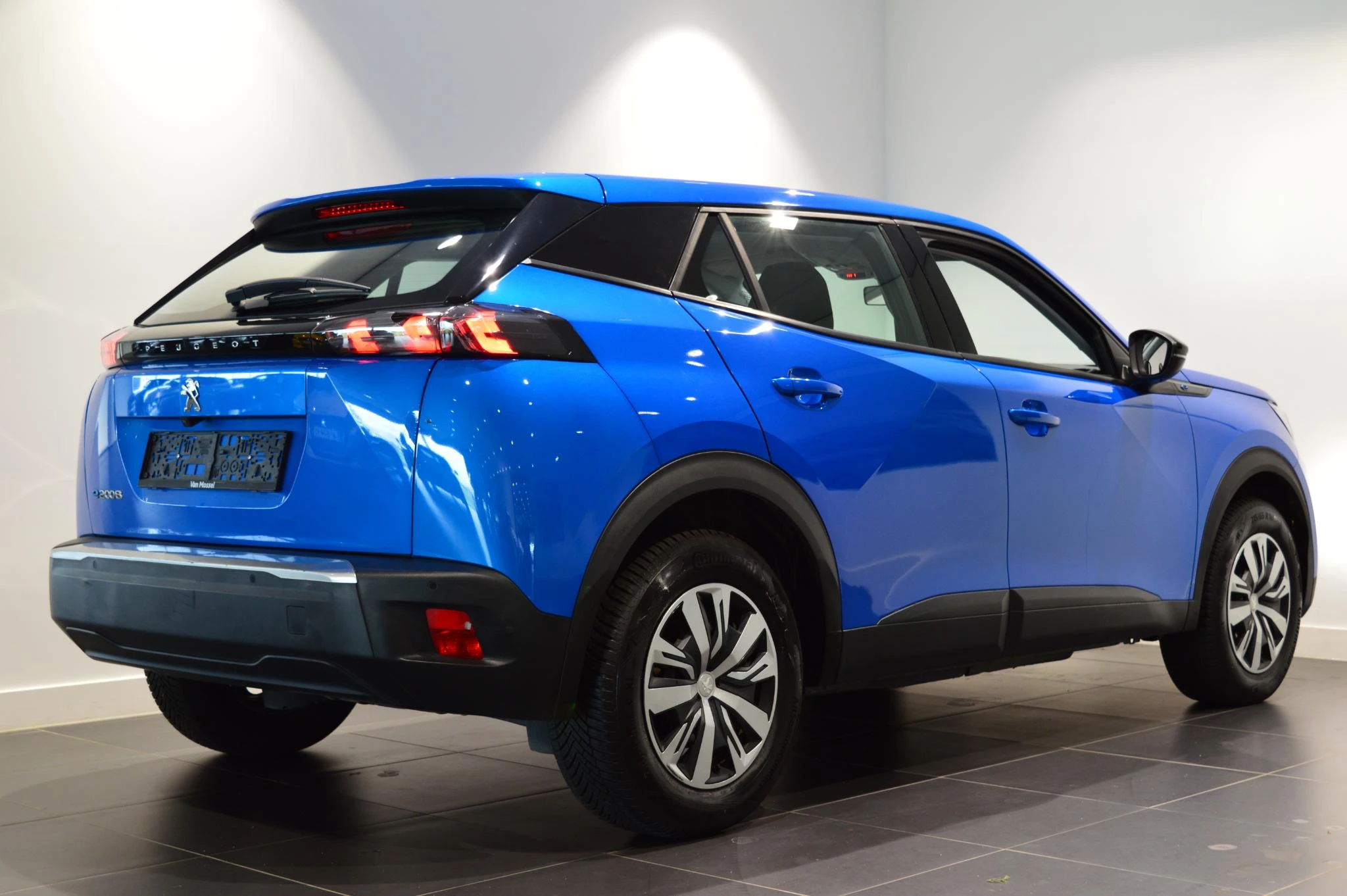 Peugeot-e-2008-image-11