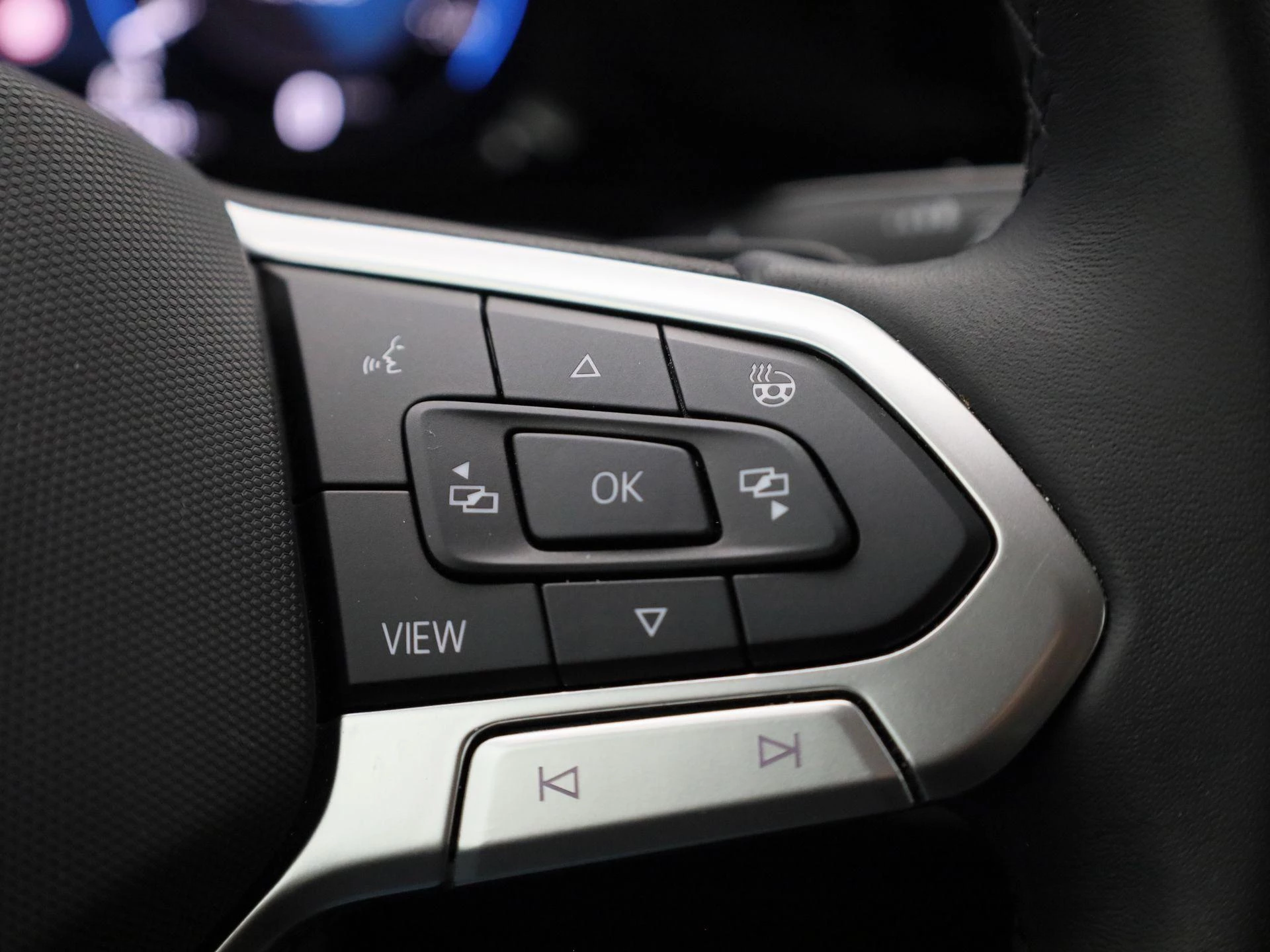 Volkswagen-Golf-image-24