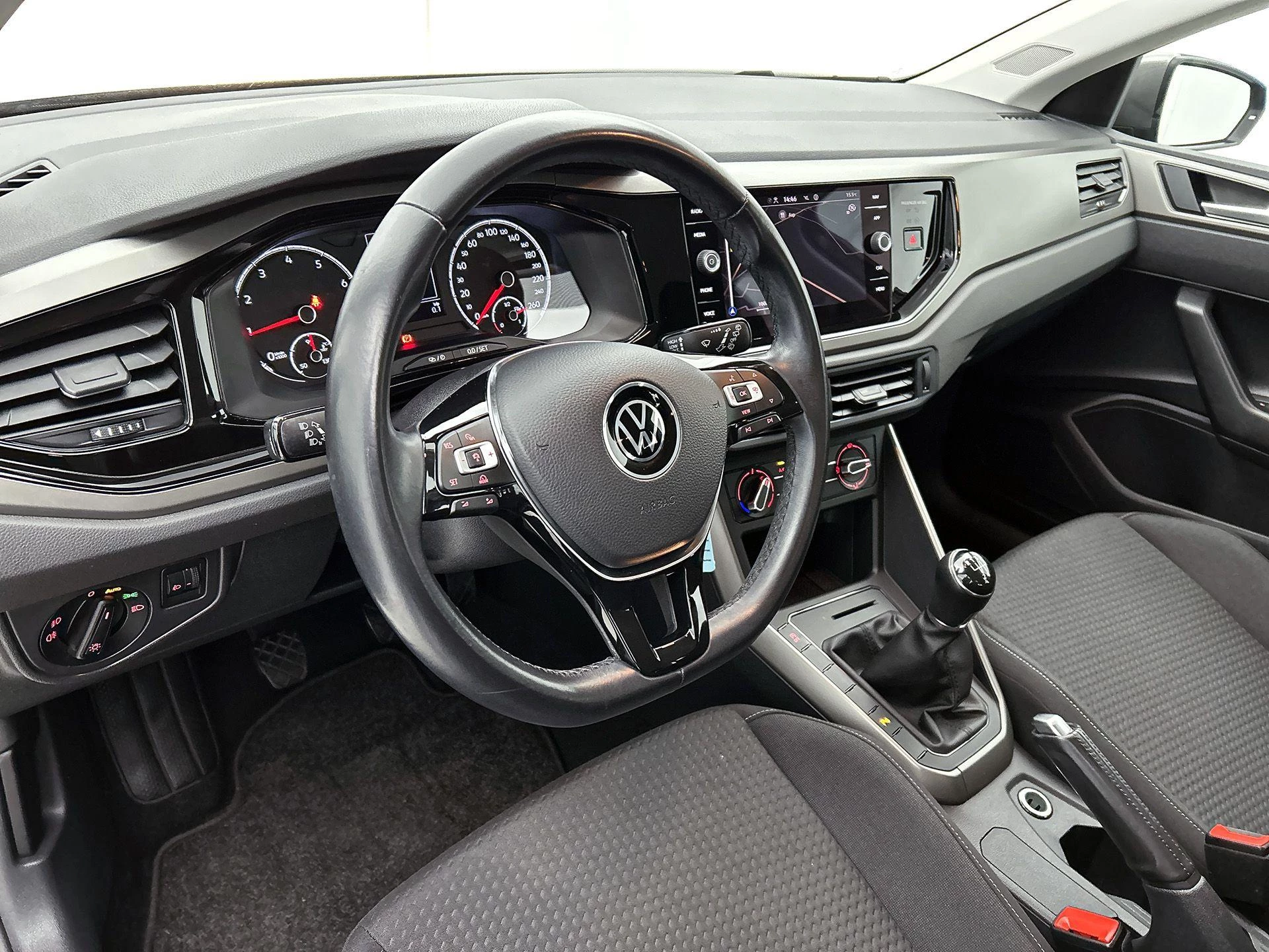 Volkswagen-Polo-image-20
