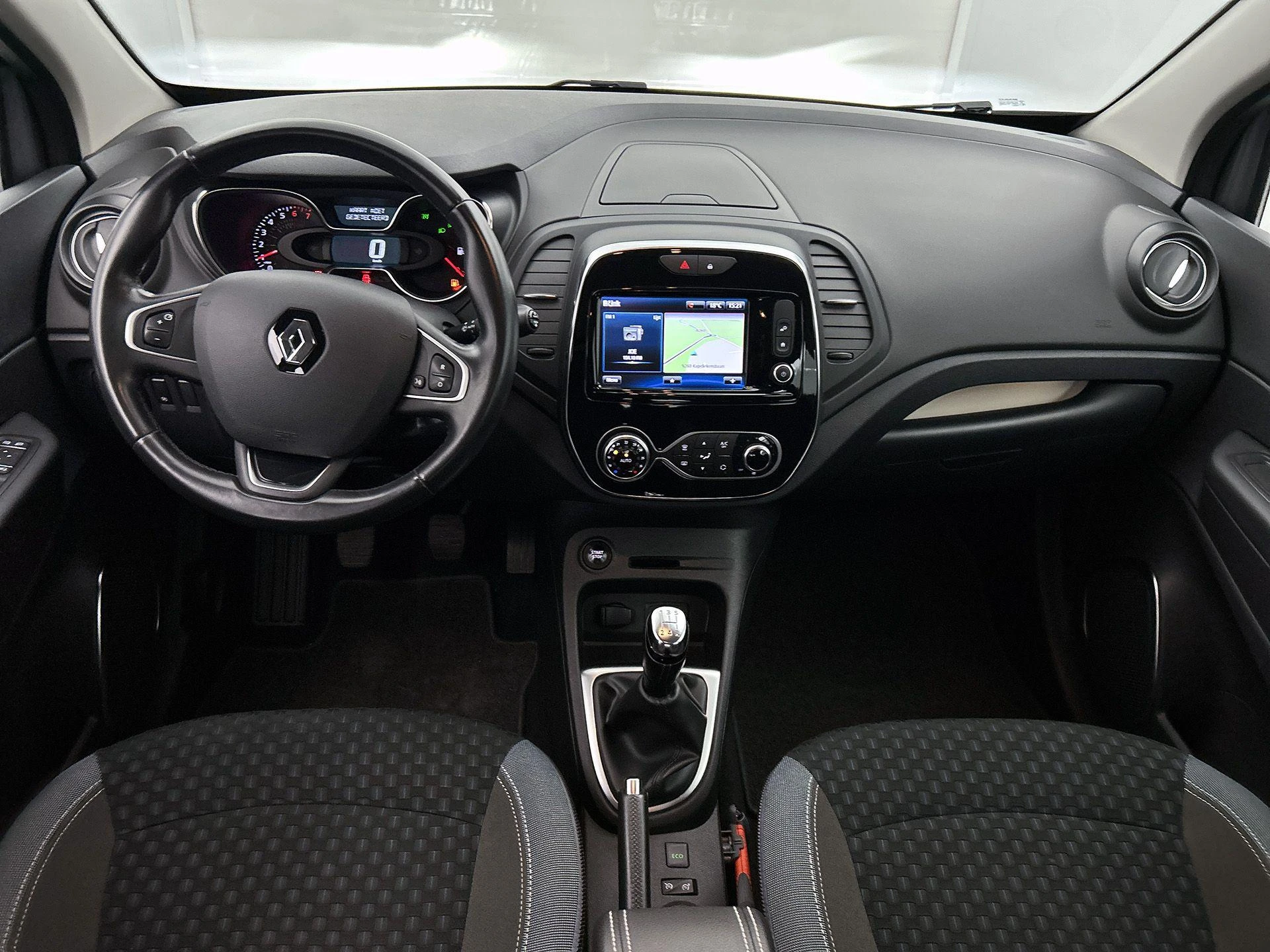Renault-Captur-image-17