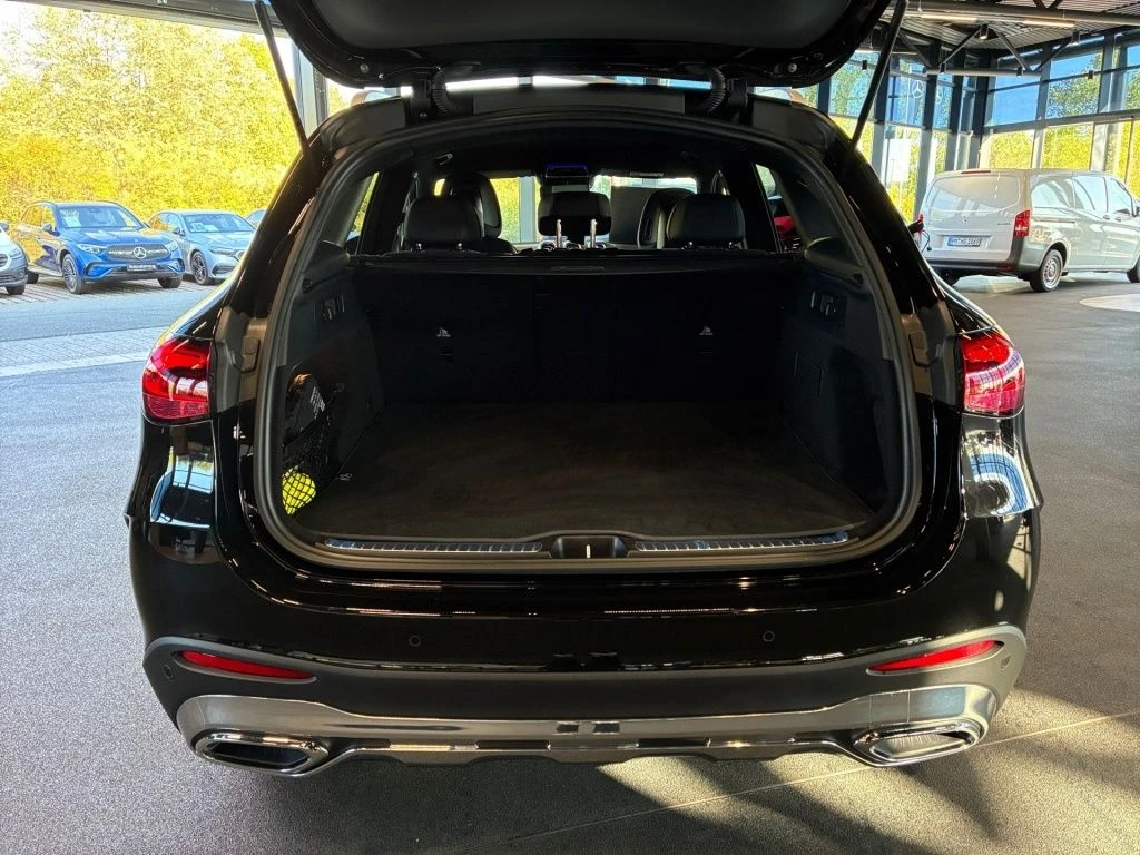 Mercedes-Benz-GLC 300 d-image-13