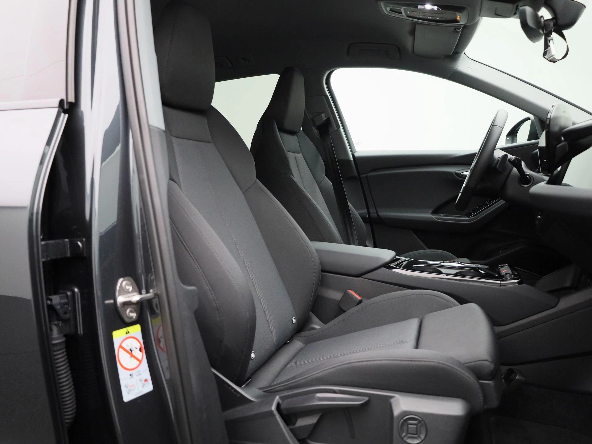 Audi-Q6 e-tron-image-43