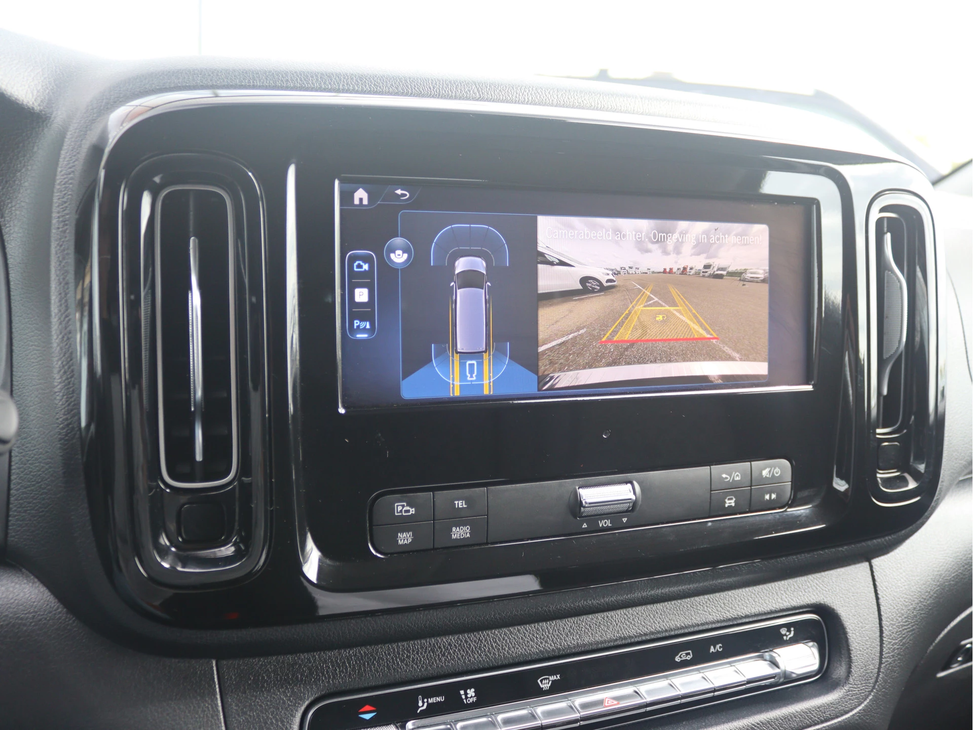 Mercedes-Benz-Vito-image-9