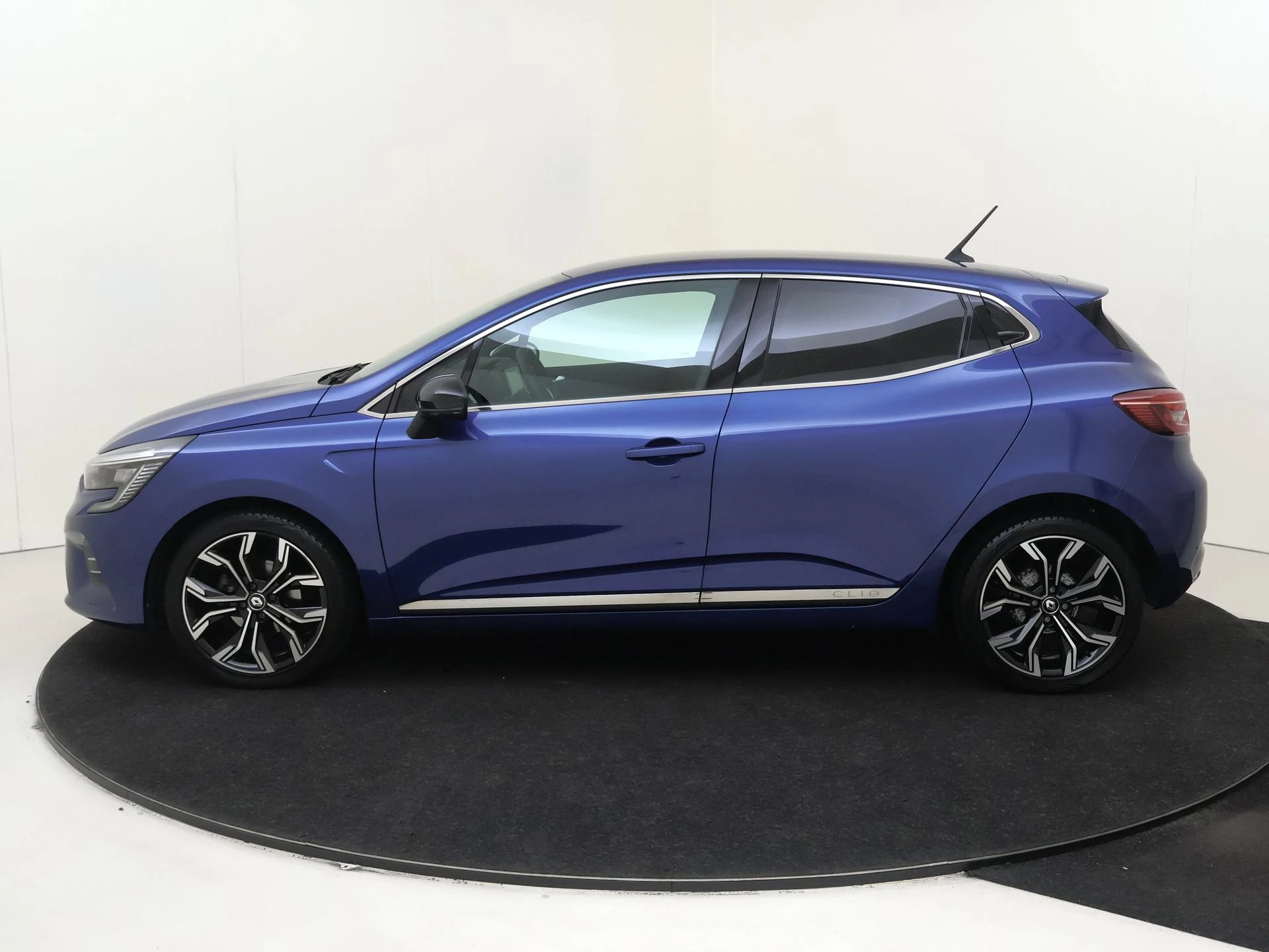 Renault-Clio-image-7