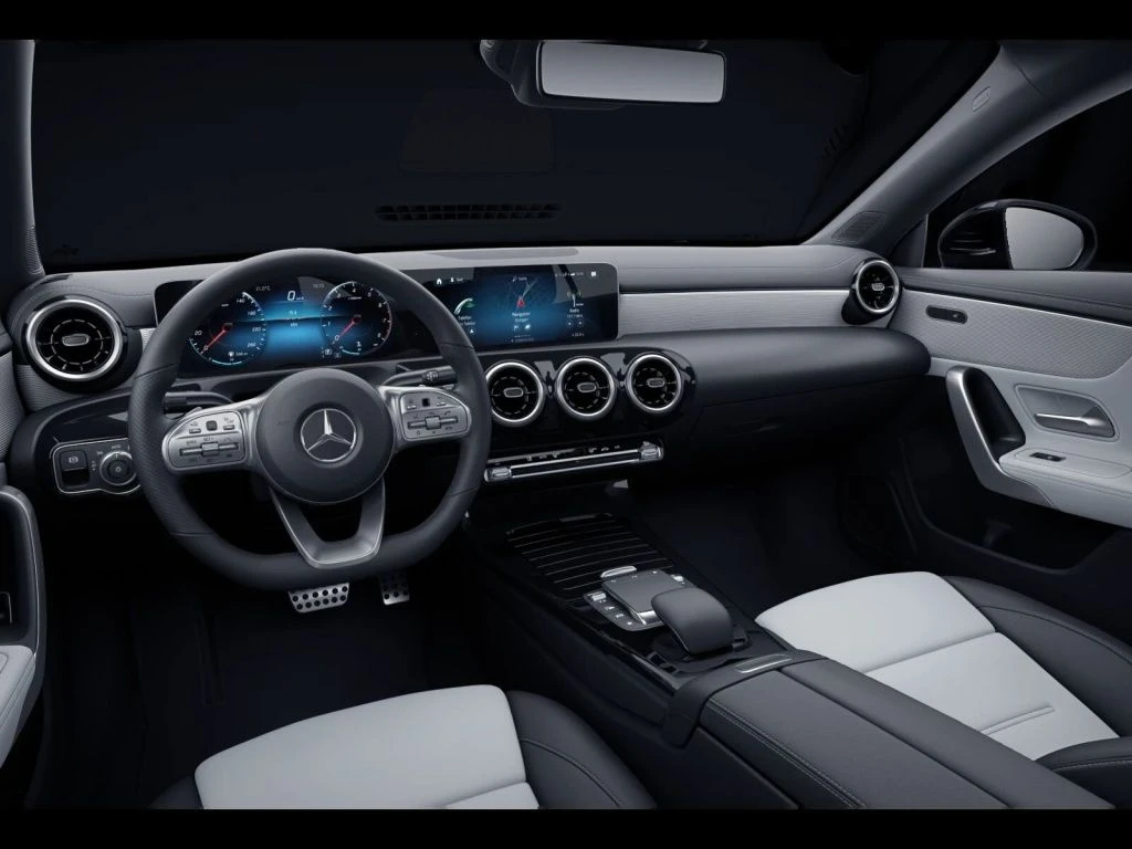 Mercedes-Benz-CLA 220-image-9