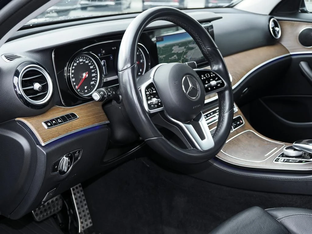 Mercedes-Benz-E-Klasse 220-image-8