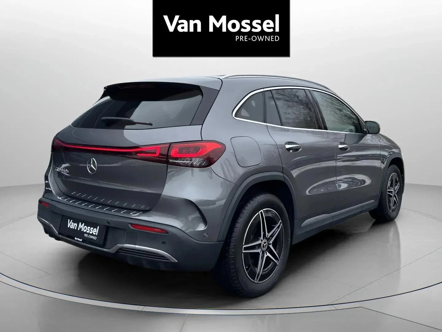 Mercedes-Benz-EQA-image-4