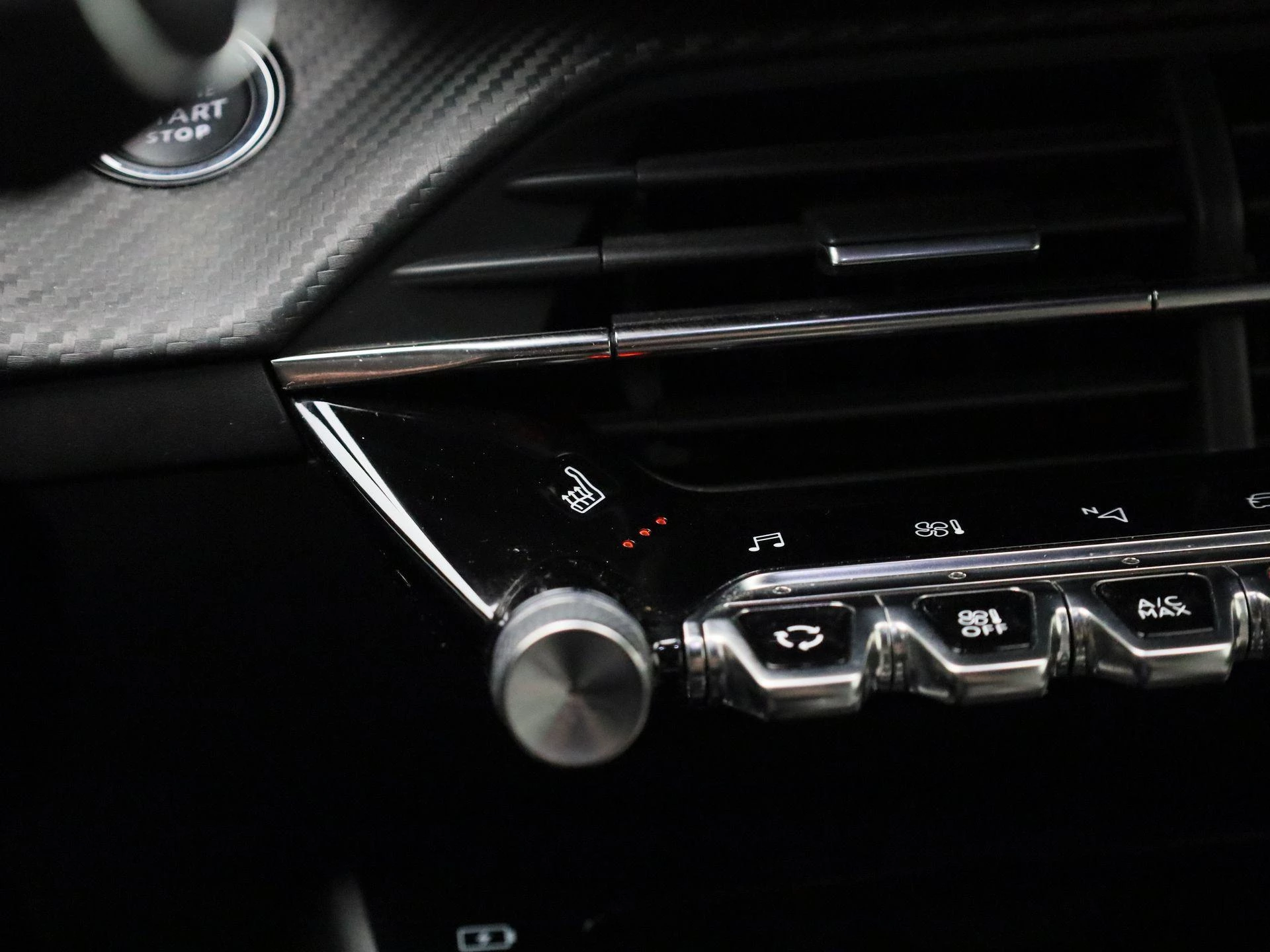 Peugeot-e-2008-image-11