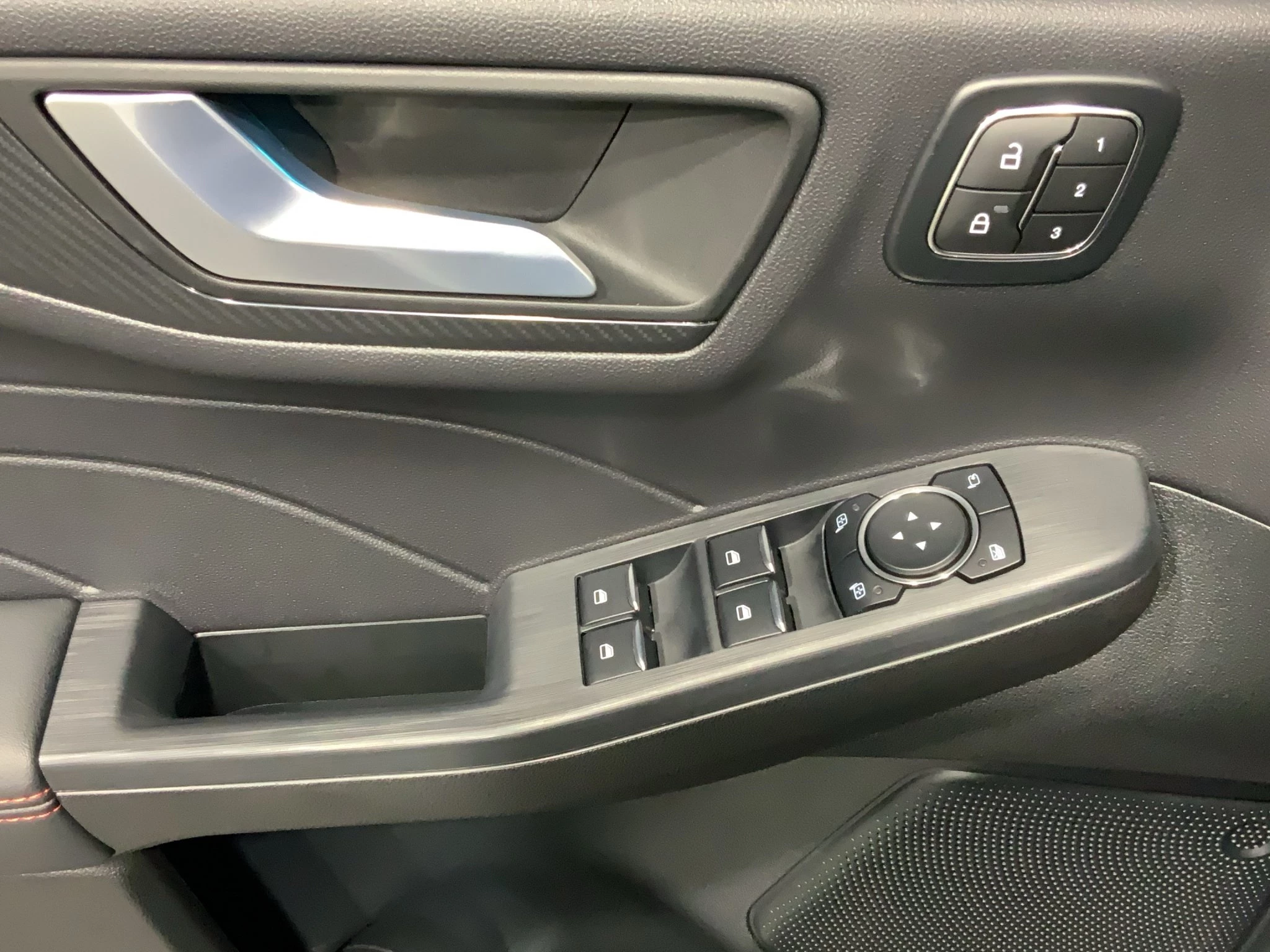 Ford Kuga ST-Line X Aut.*360GRAD*LED-MATRIX*NAVI*GRA*WINTER-PKT.