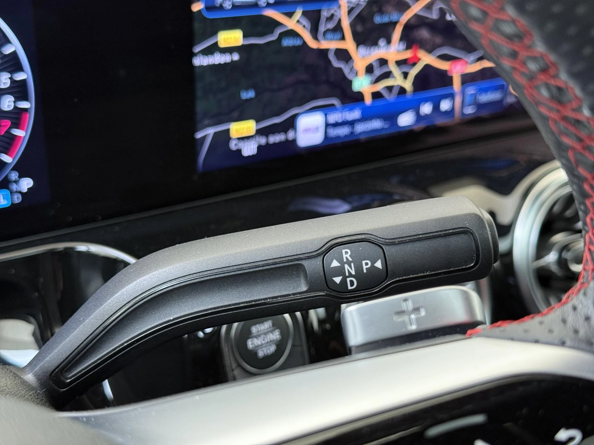 Mercedes-Benz-GLA-image-13