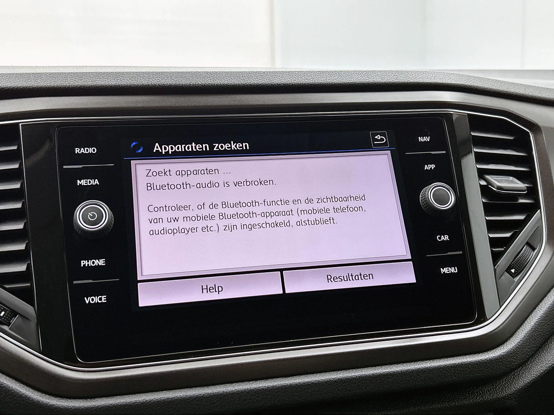 Volkswagen-T-Roc-image-9