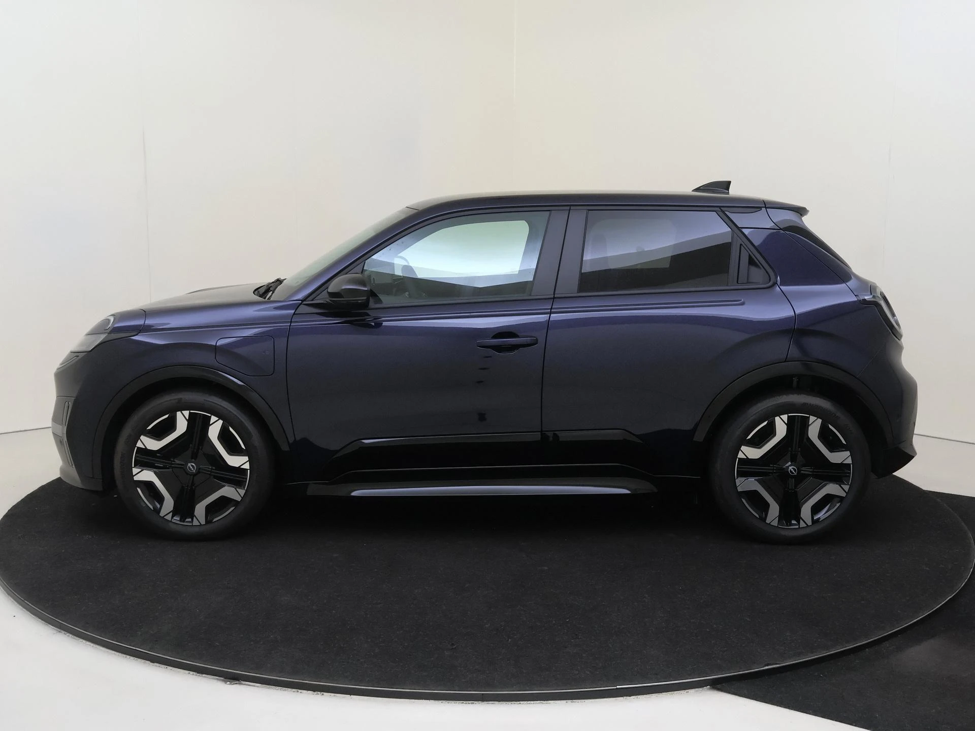 Nissan-Micra-image-7