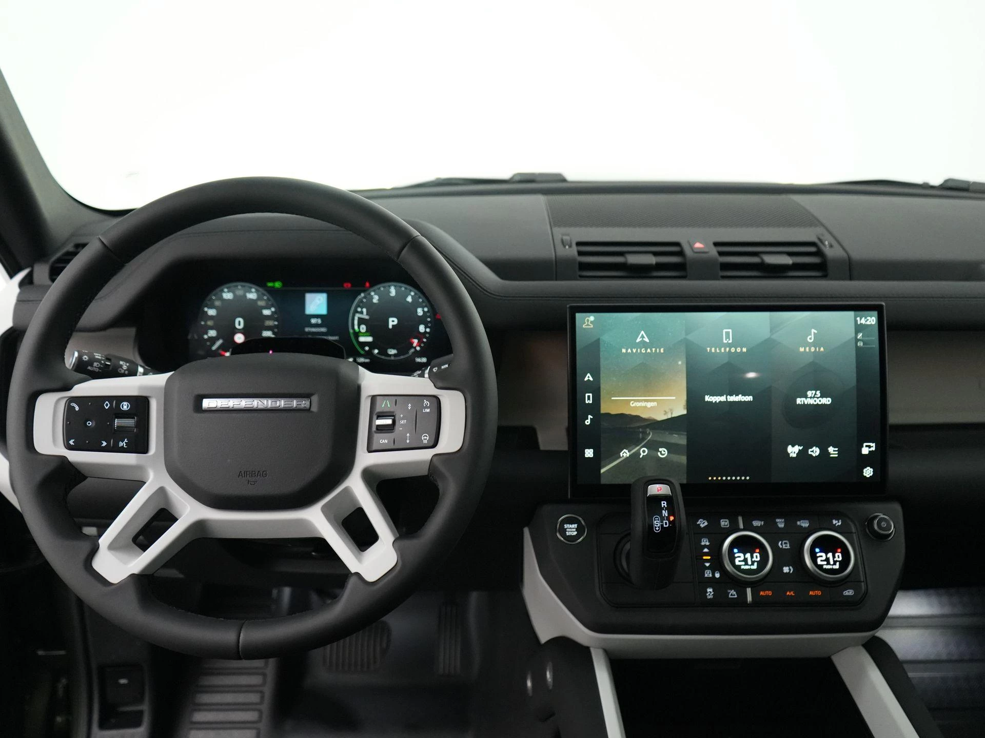 Land Rover-Defender-image-40