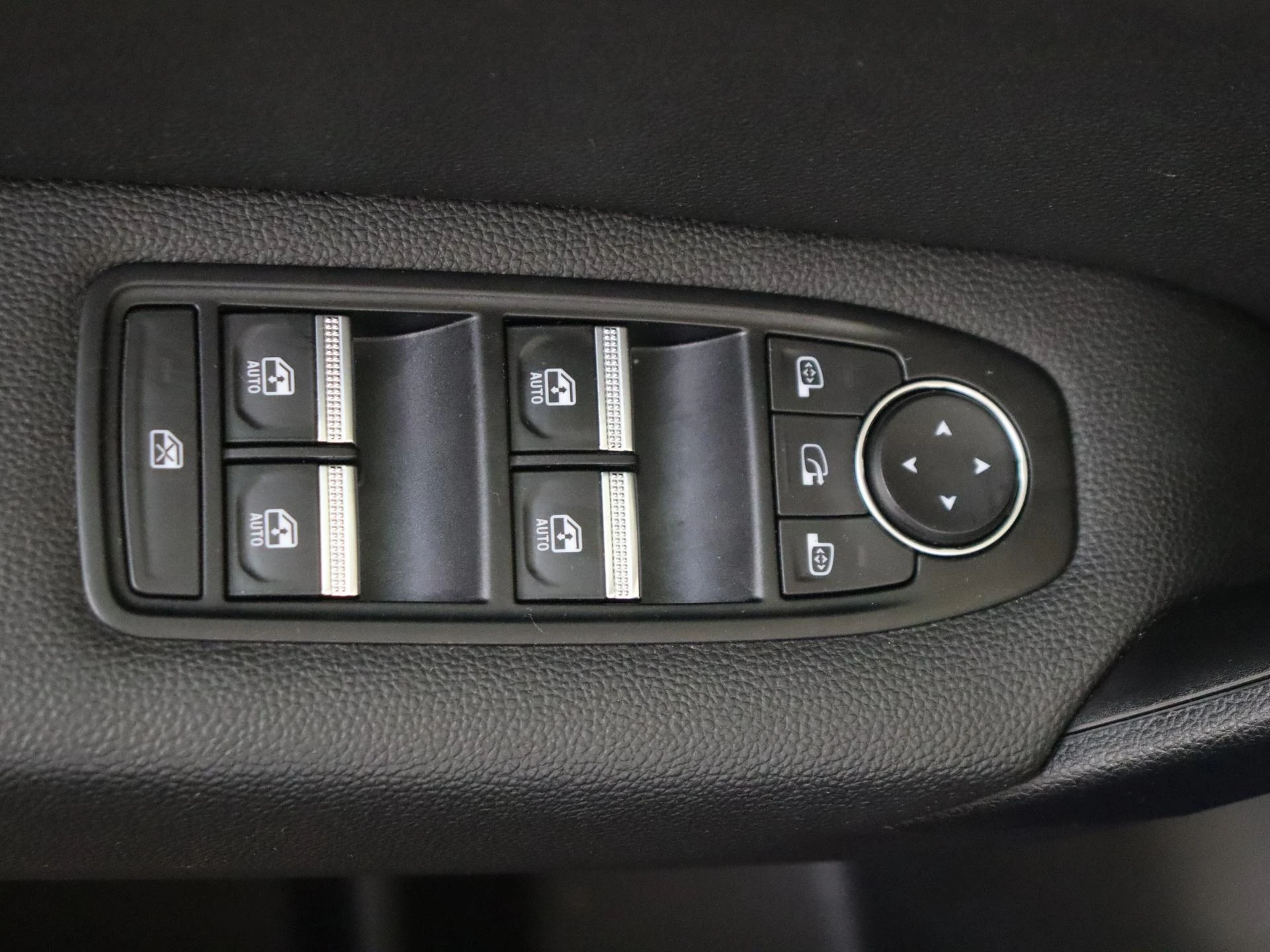 Renault-Captur-image-24