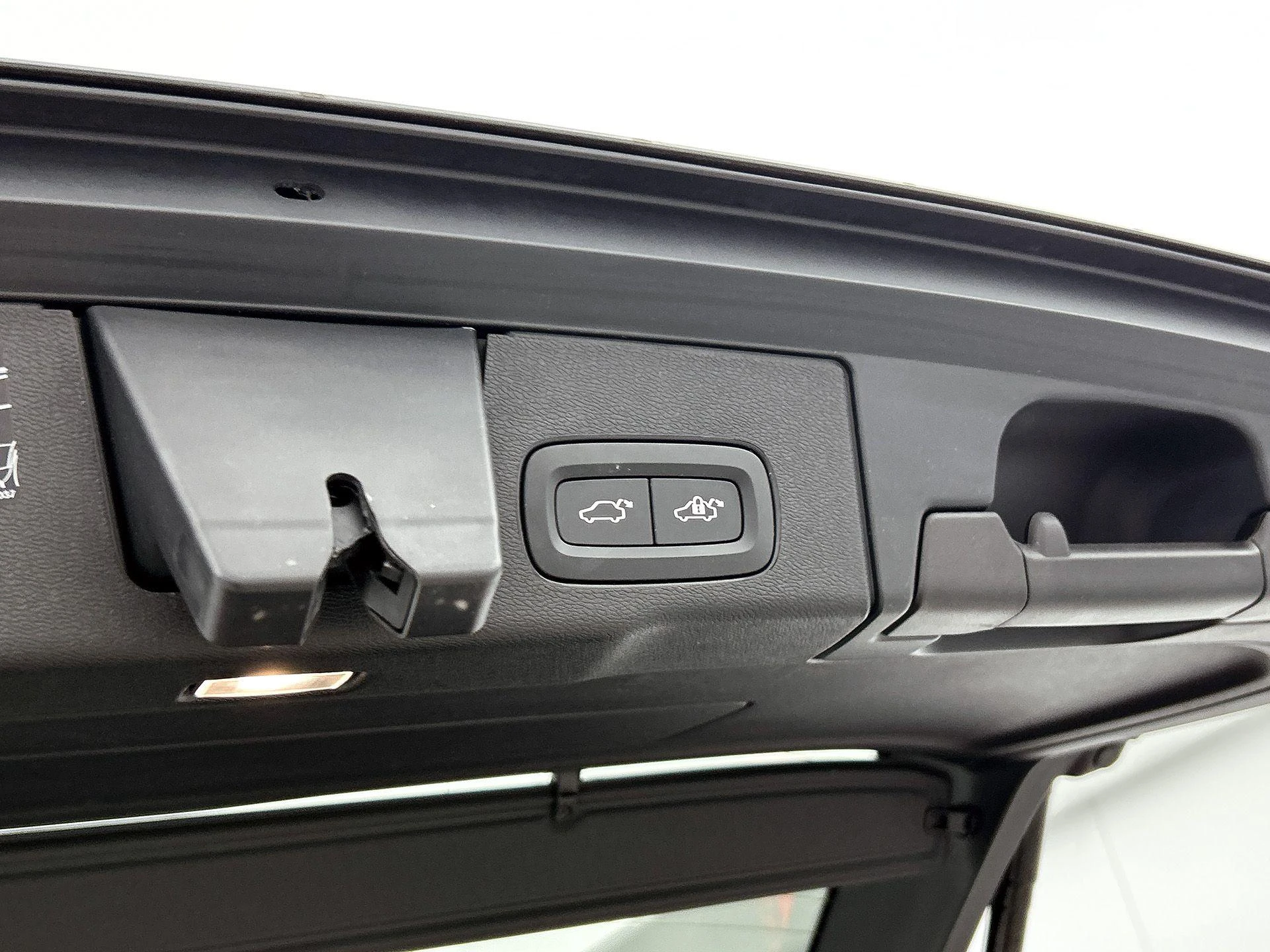 Volvo XC60 2.0 B5 R-Design
