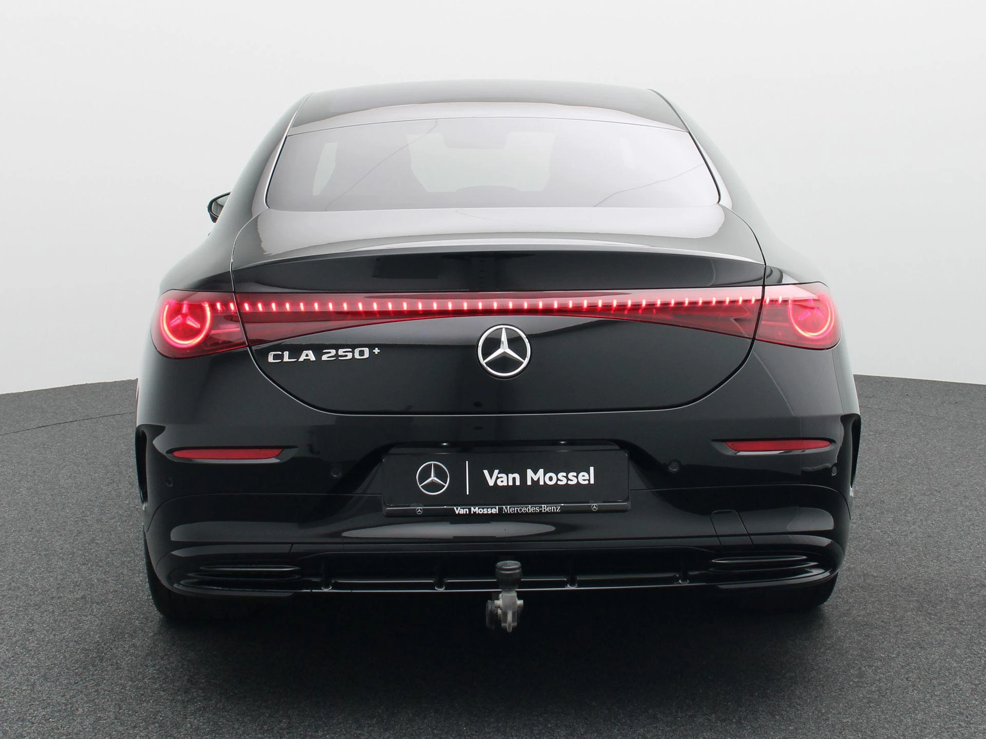 Mercedes-Benz-CLA-image-4