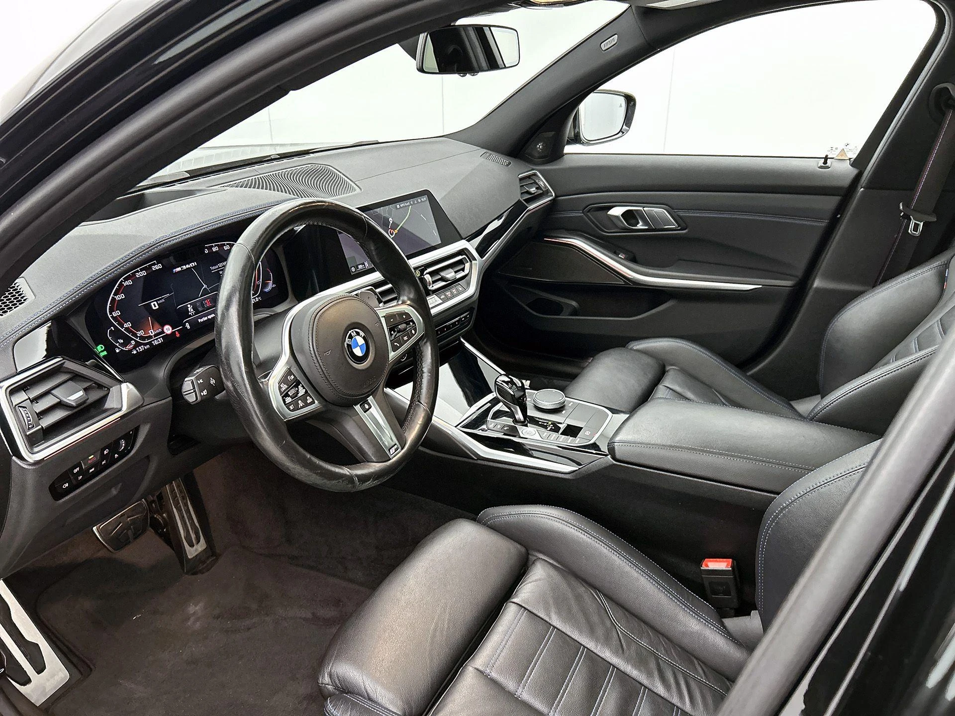 BMW-3 Serie-image-28